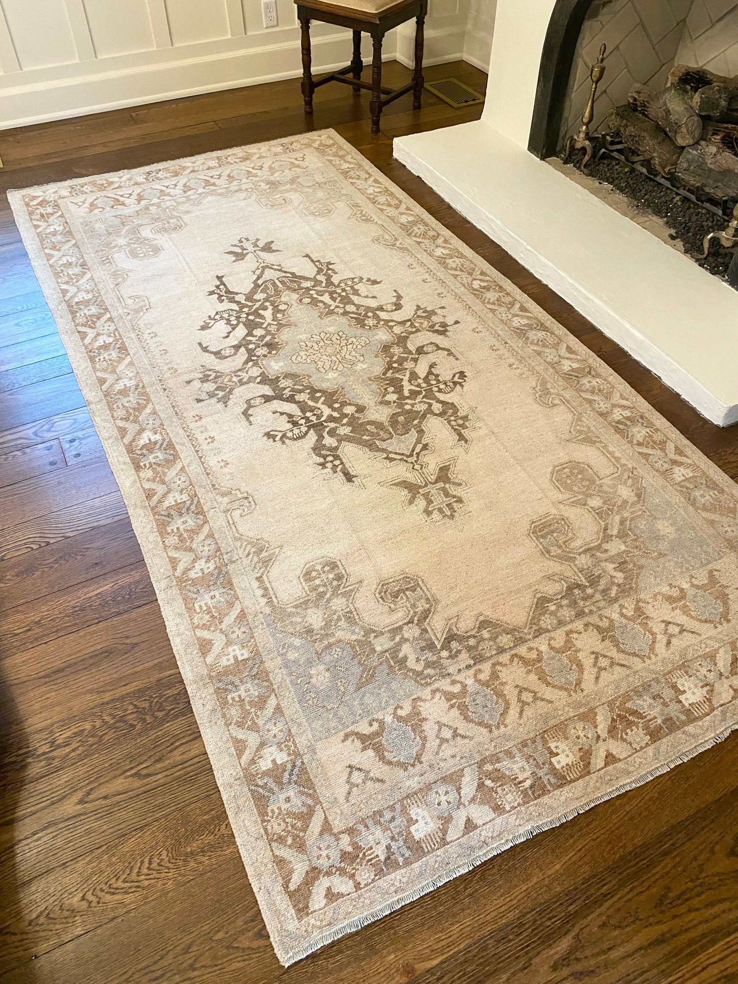 4’11”x10’3” Vintage Oushak Area Rug