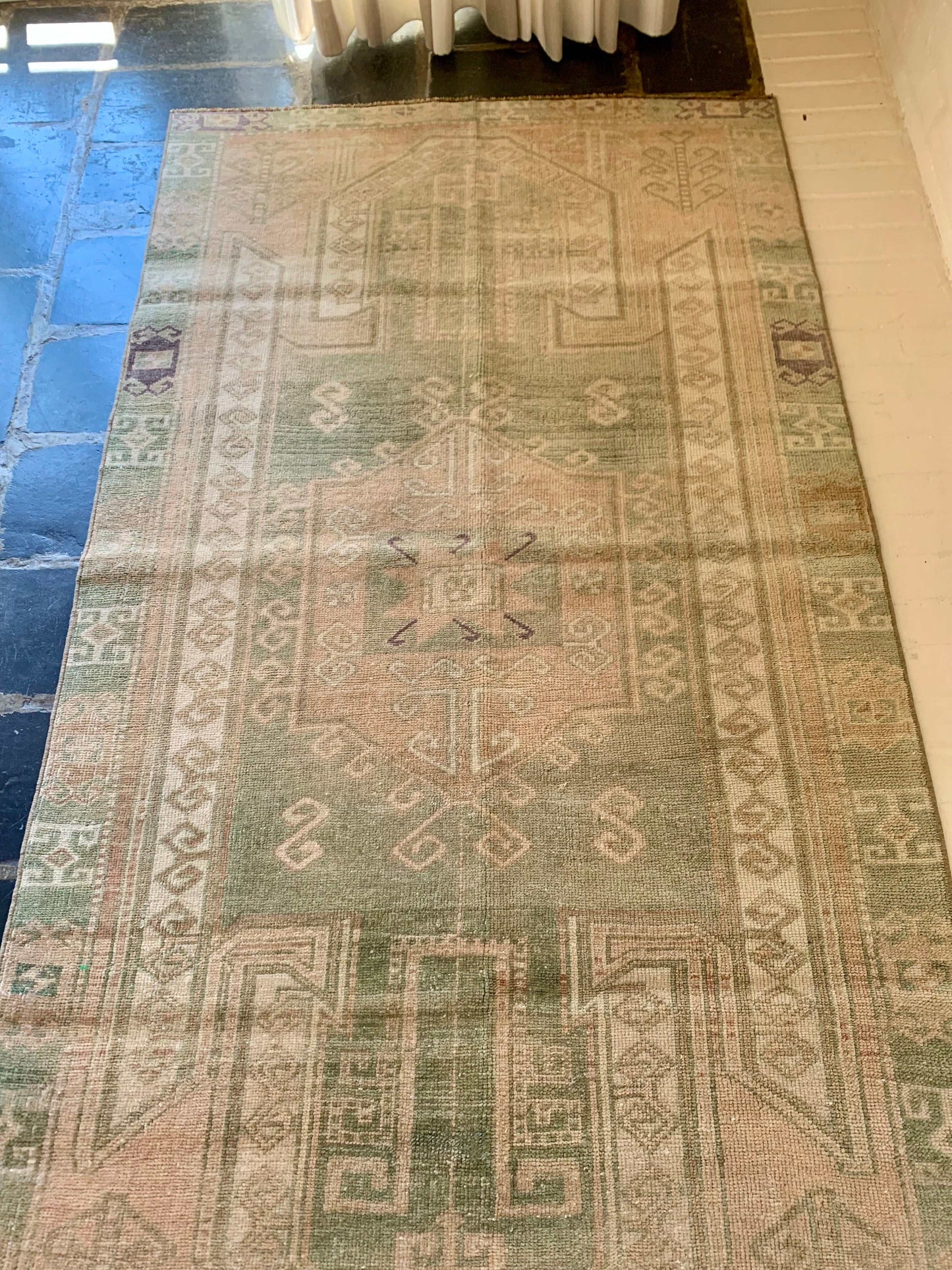 3’7”x6’7” Vintage Oushak Area Rug