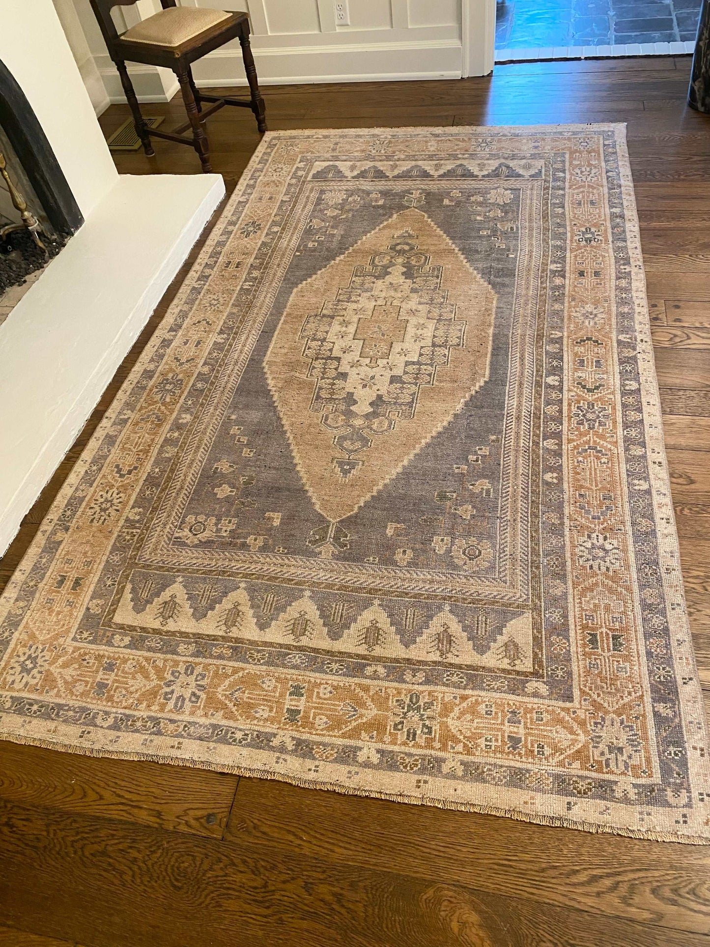 5’4”x9’5” Vintage Oushak larger area rug