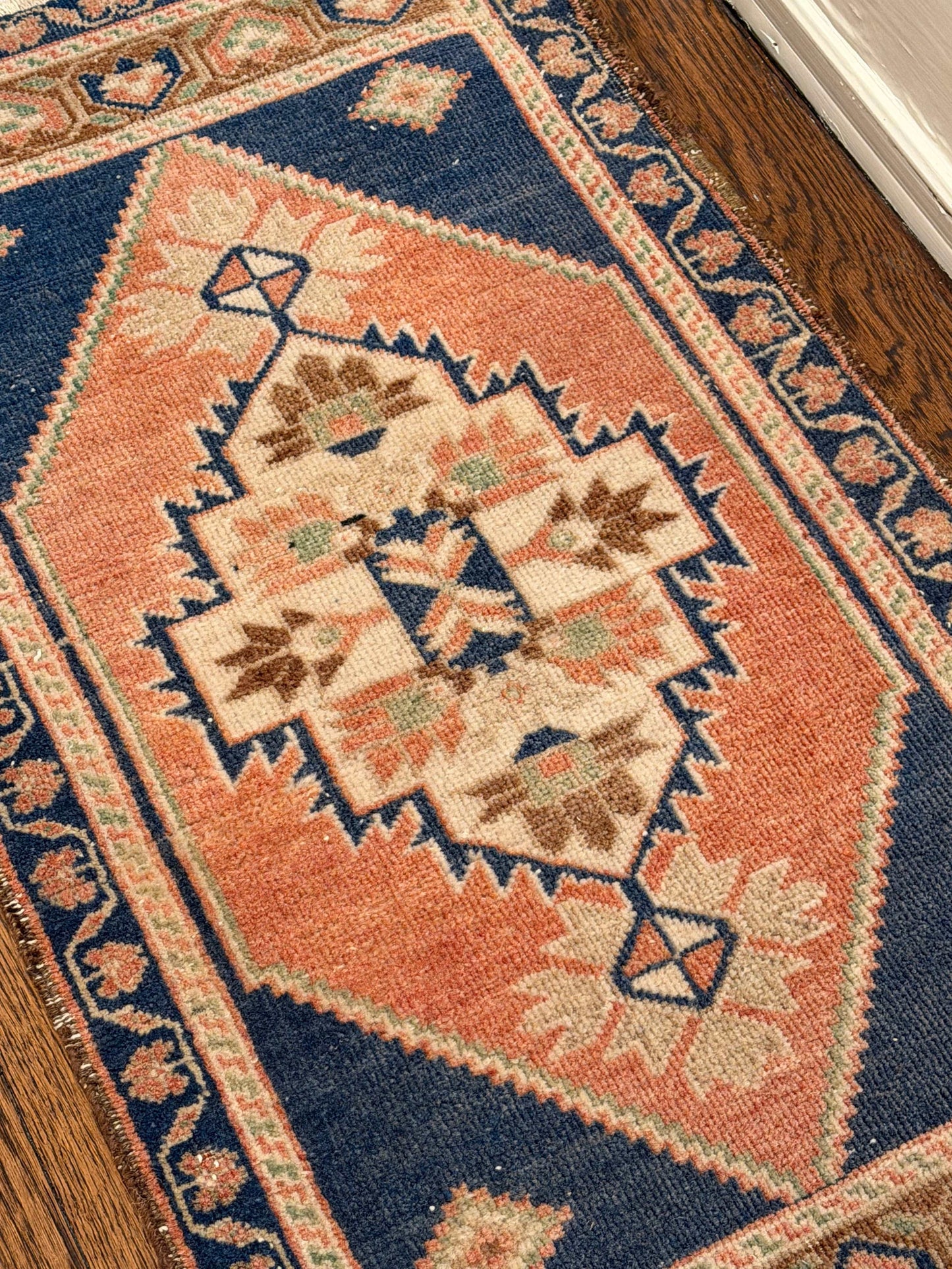1’10”x3’5” Vintage Oushak mat