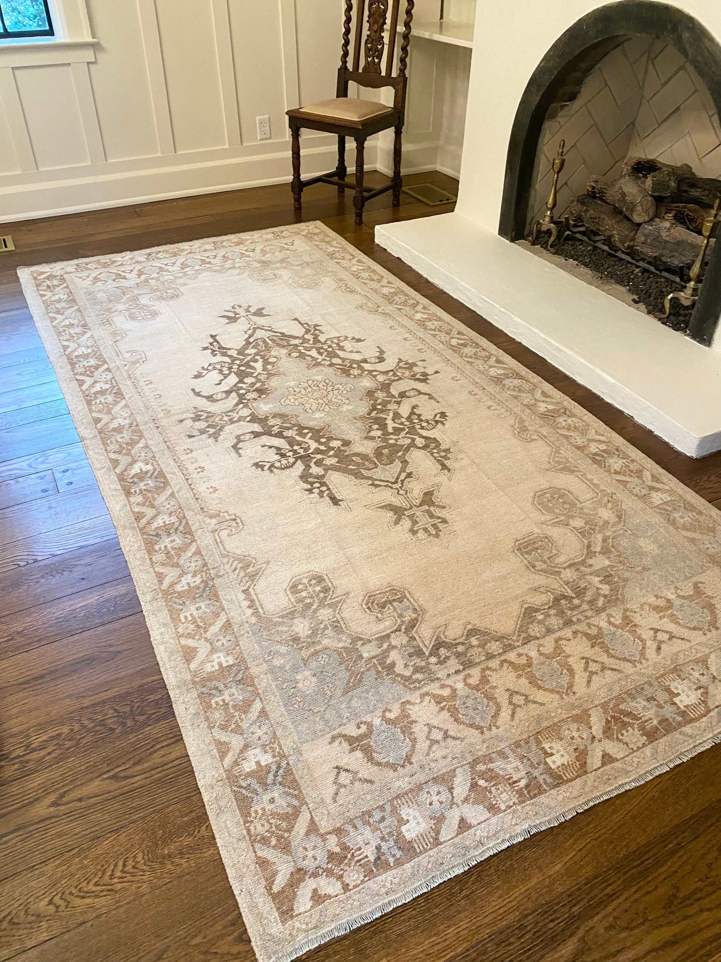 4’11”x10’3” Vintage Oushak Area Rug