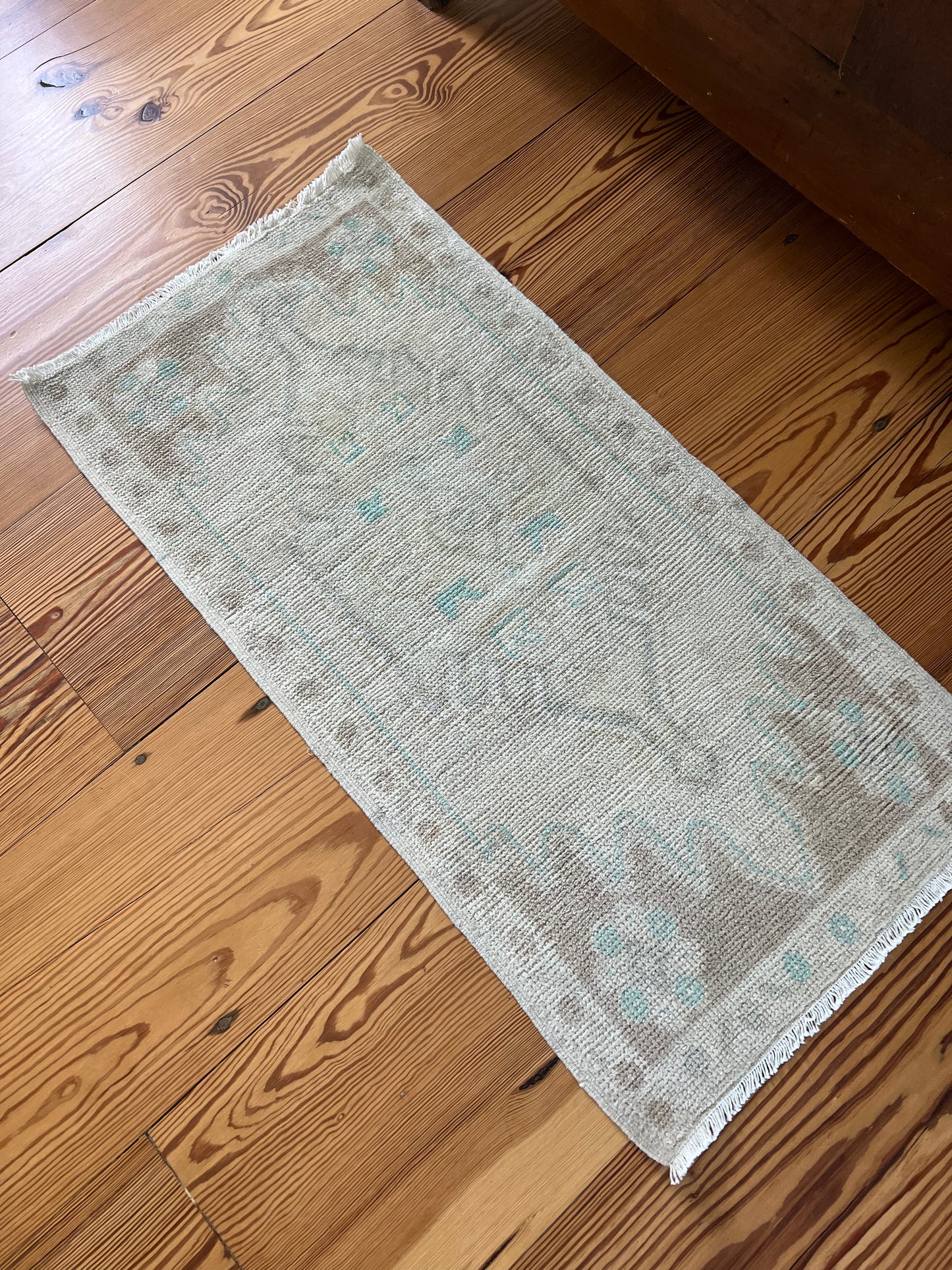 1’8” x 3’5” Oushak Mat