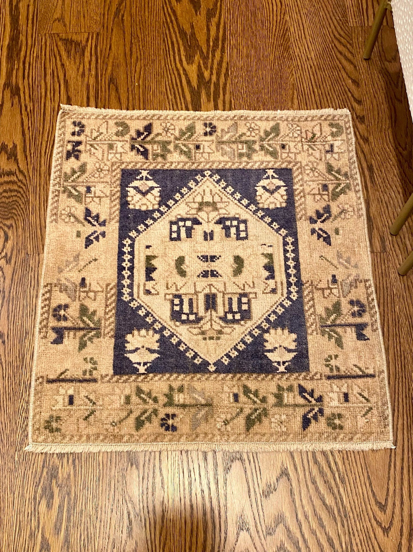 1’11”x2’1” Square Mat