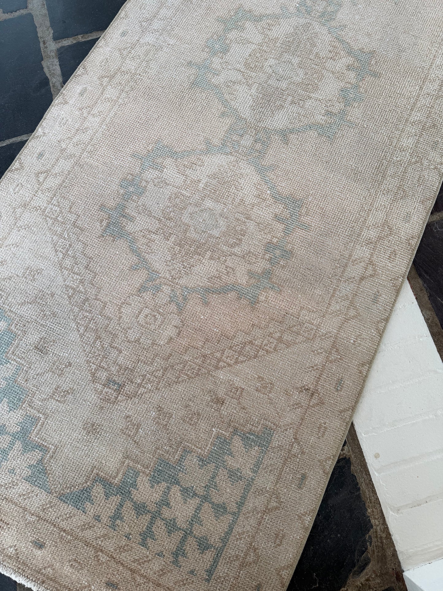 2’10”x9’6” Gorgeous Vintage Oushak Runner