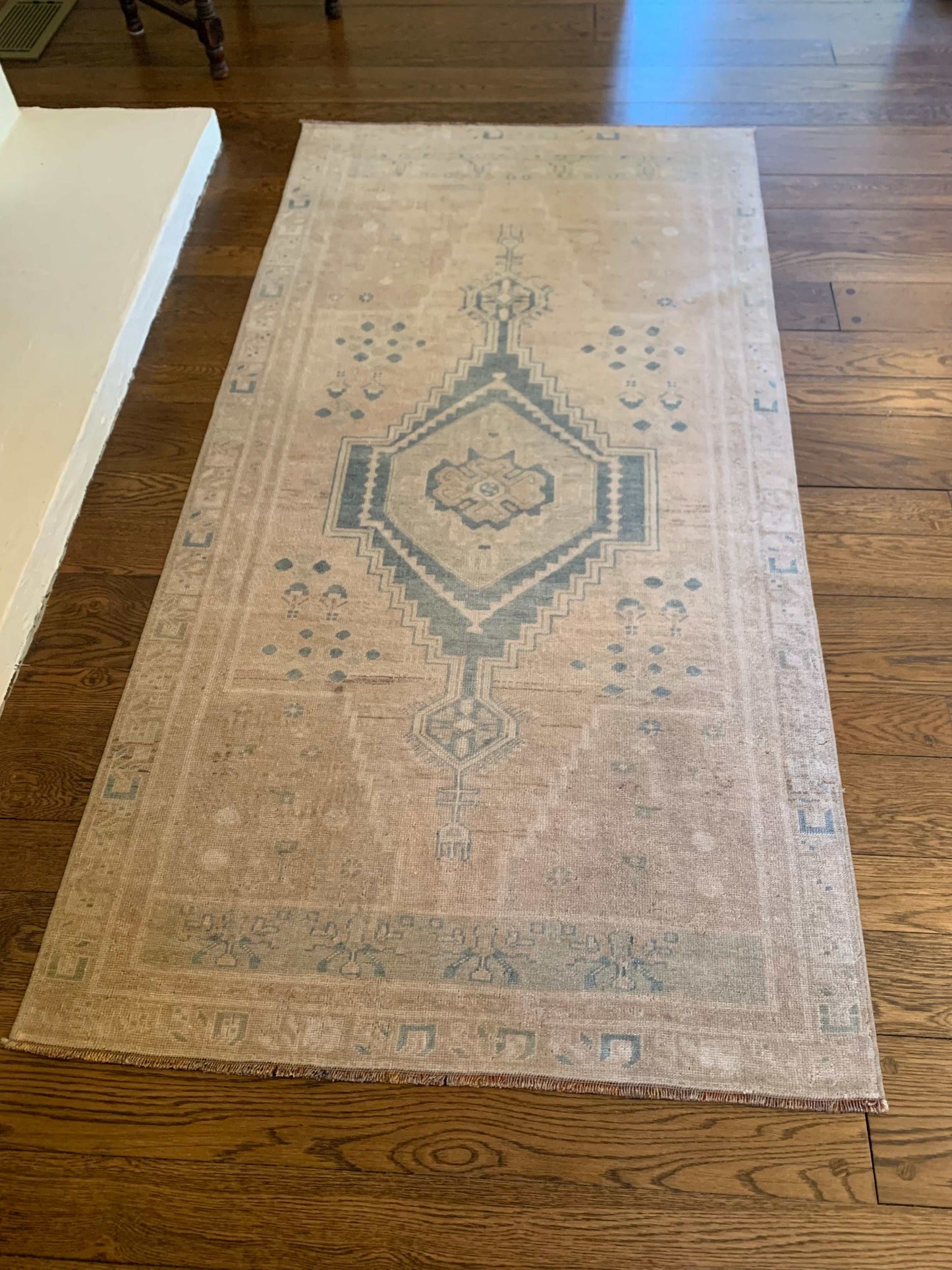 3’5”x7’0” Vintage Area Rug