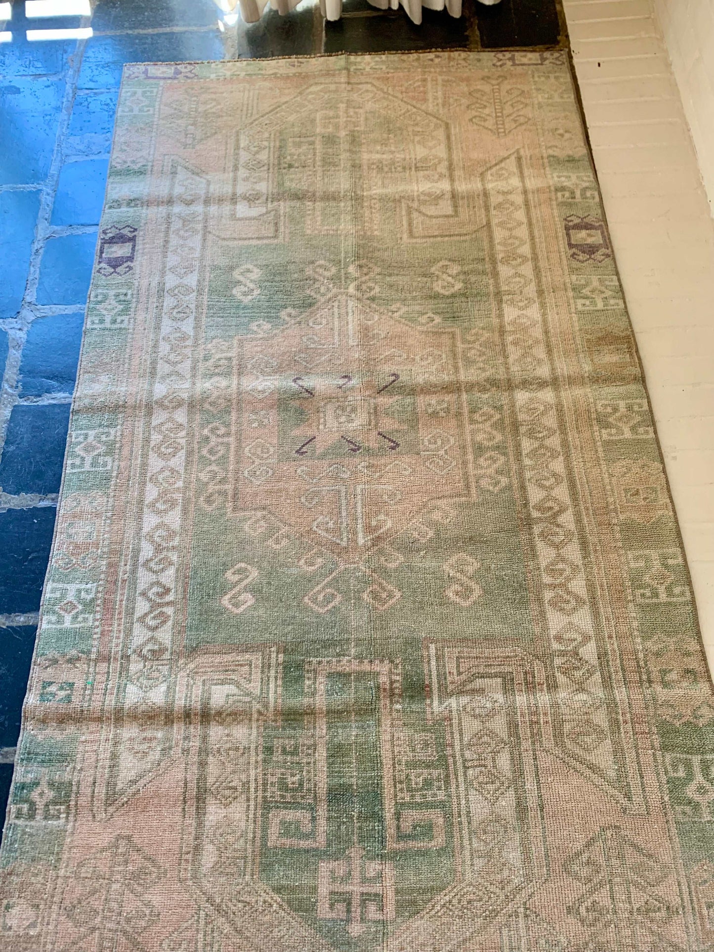 3’7”x6’7” vintage Oushak area rug with beige, green, and purple accents.