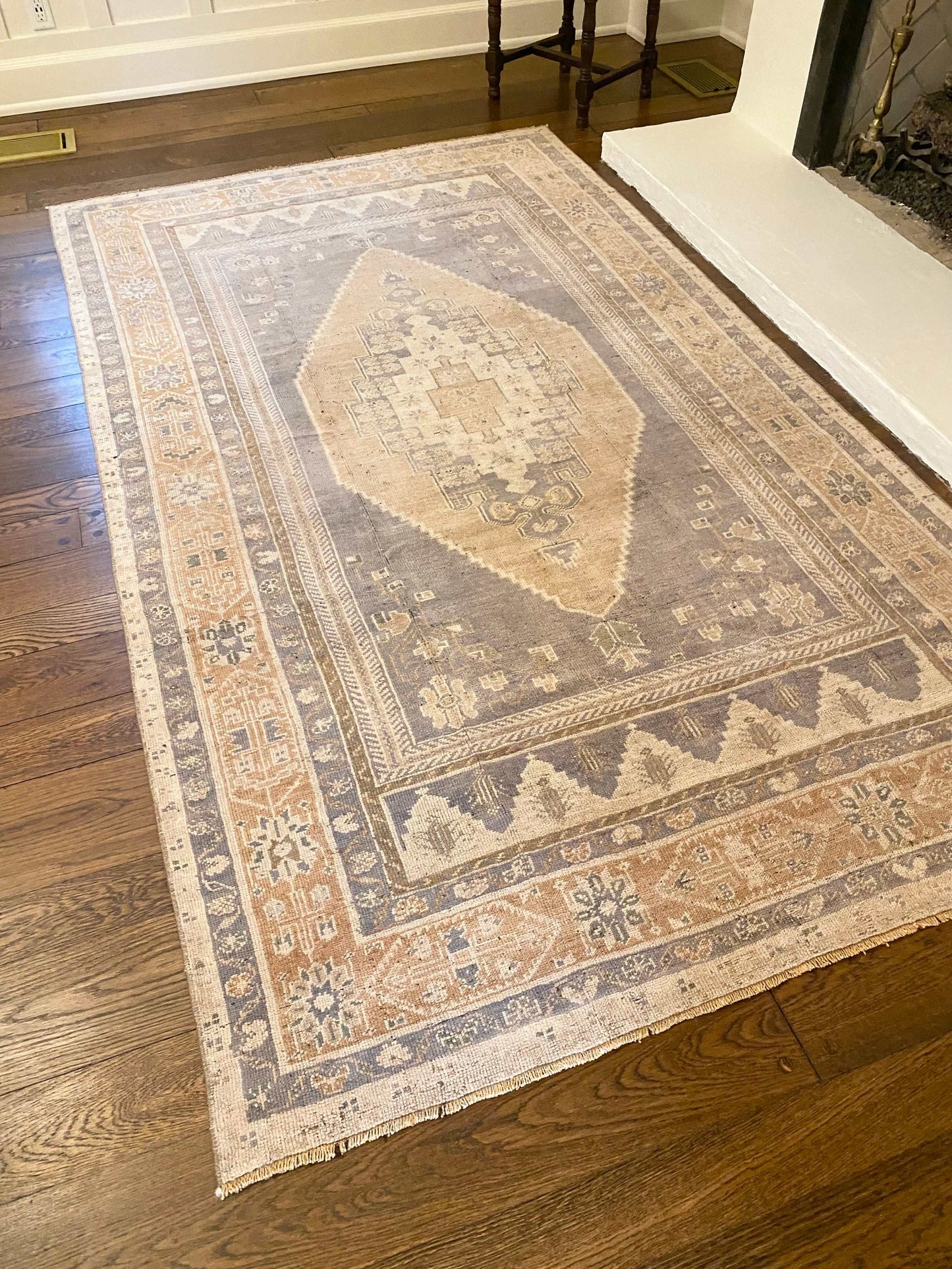 5’4”x9’5” Vintage Oushak larger area rug