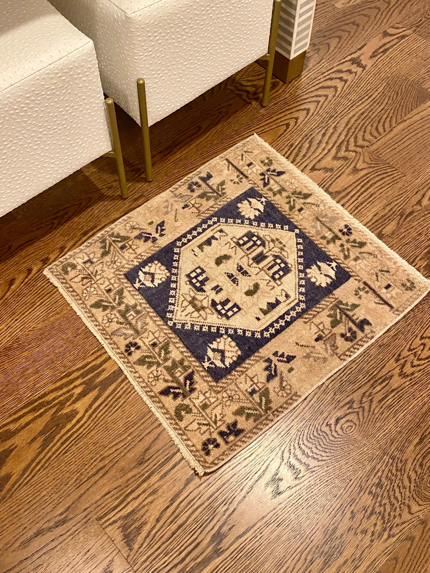 1’11”x2’1” Square Mat