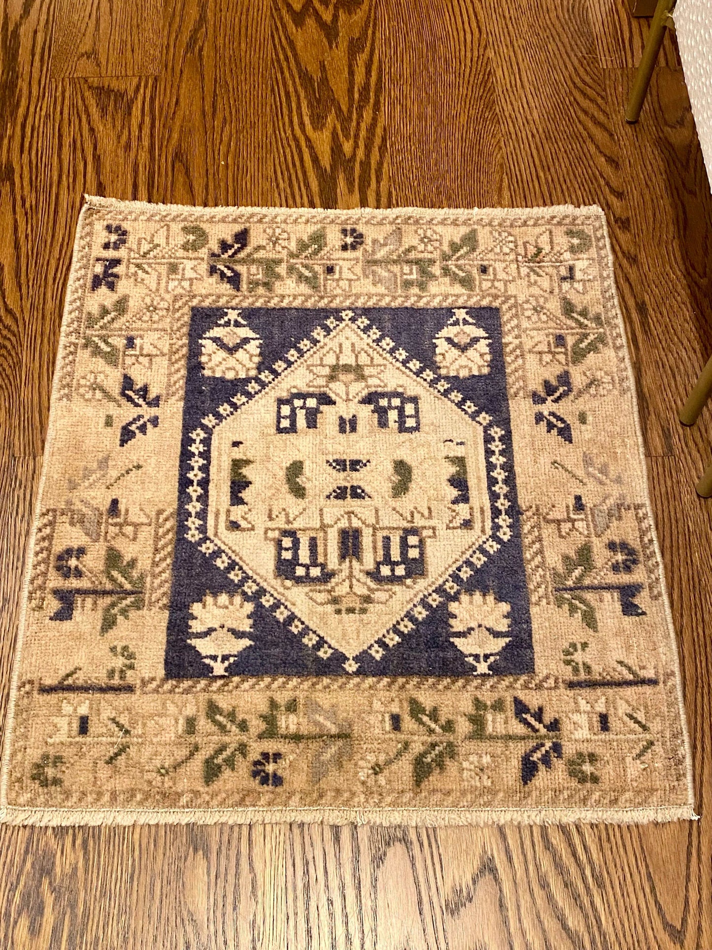 1’11”x2’1” Square Mat