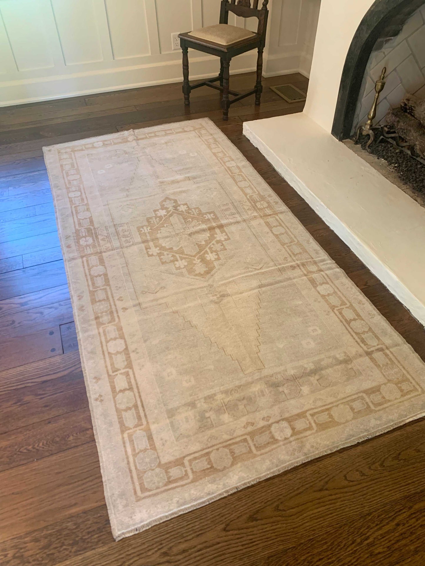 3’11”x8’3” vintage Oushak area rug with light beige, muted gray, cream, and brown tones.