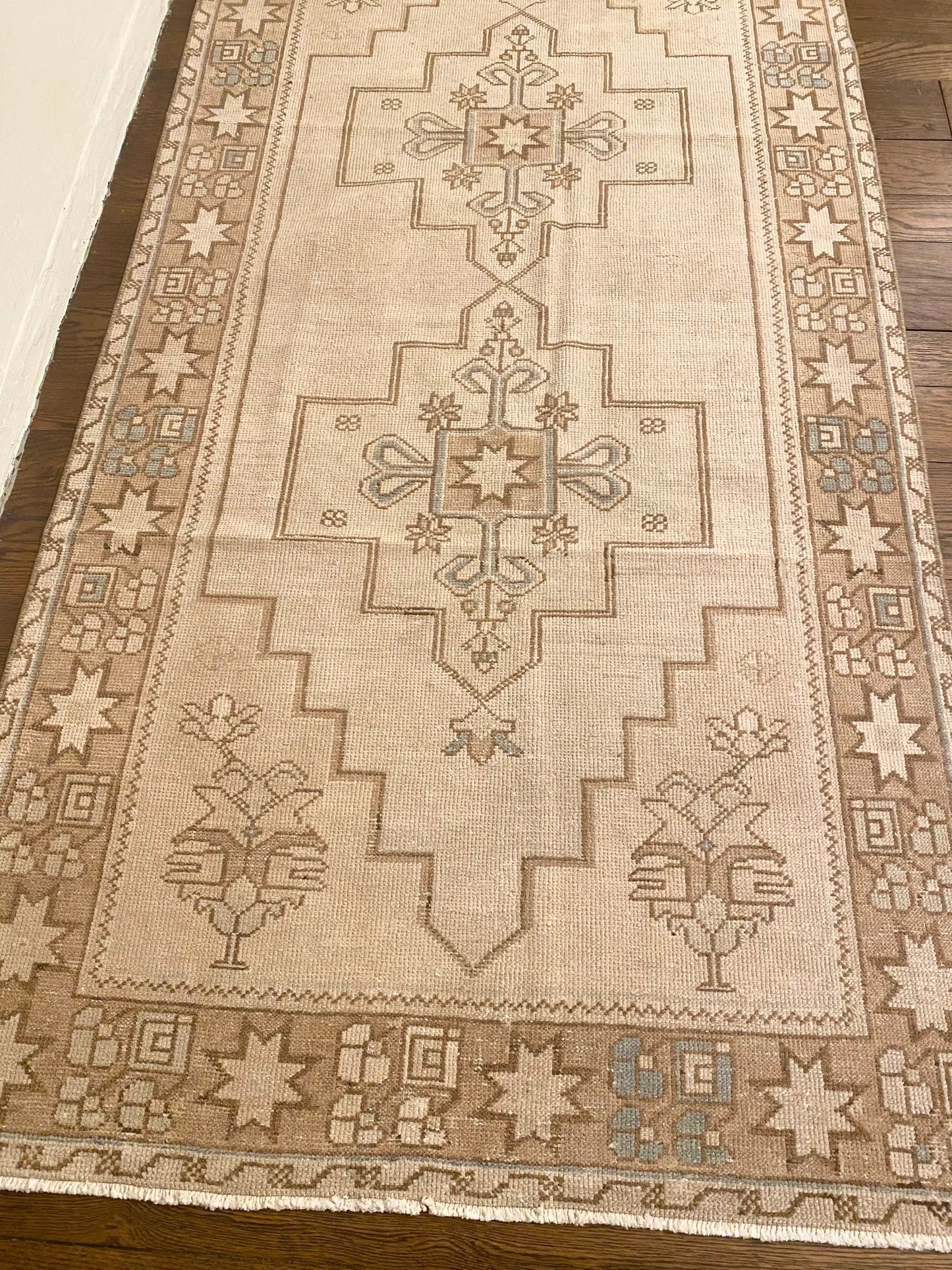 3’9”x7’9” Oushak Area Rug
