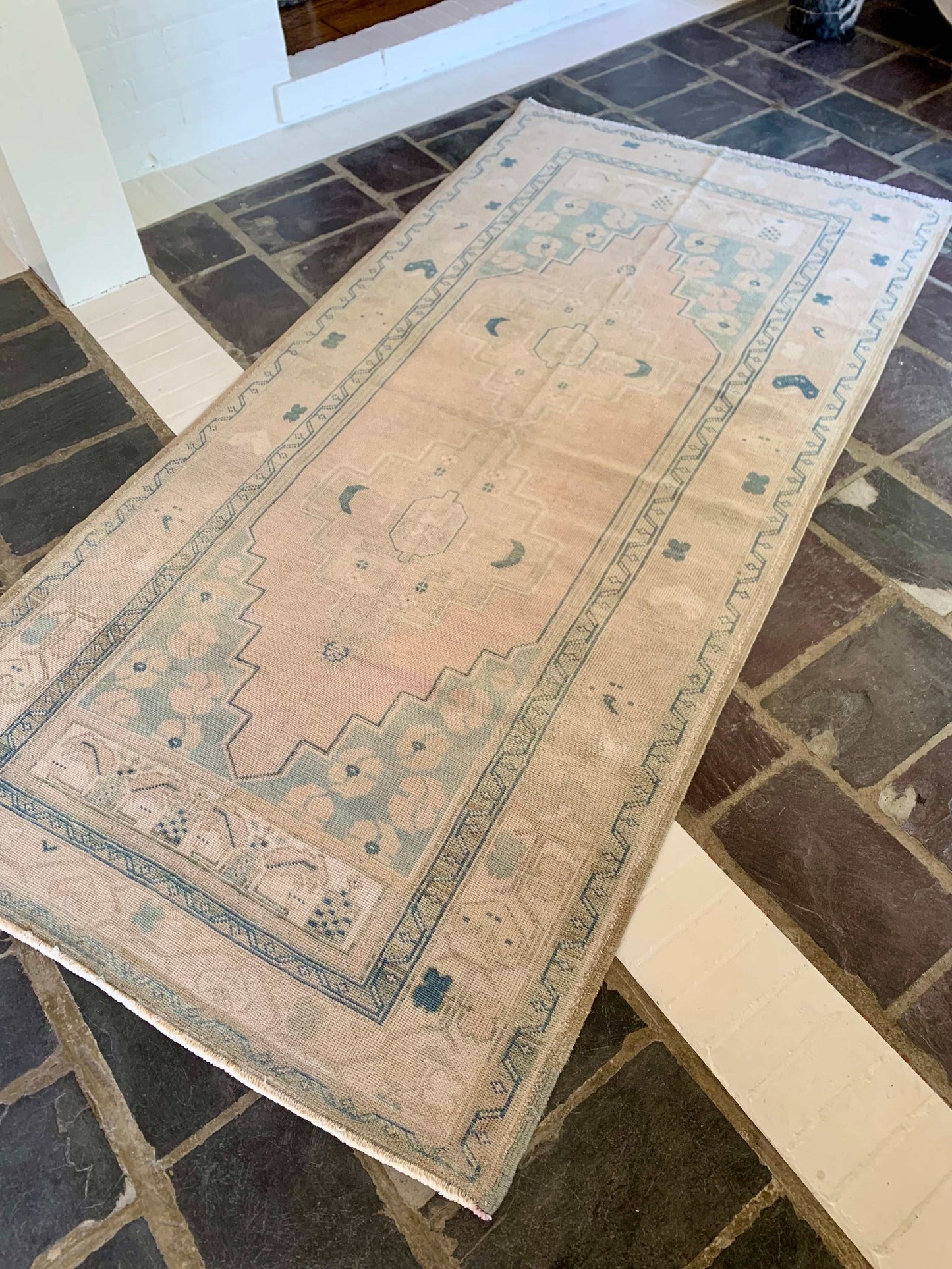 3’11”x8’0” Oushak Area Rug