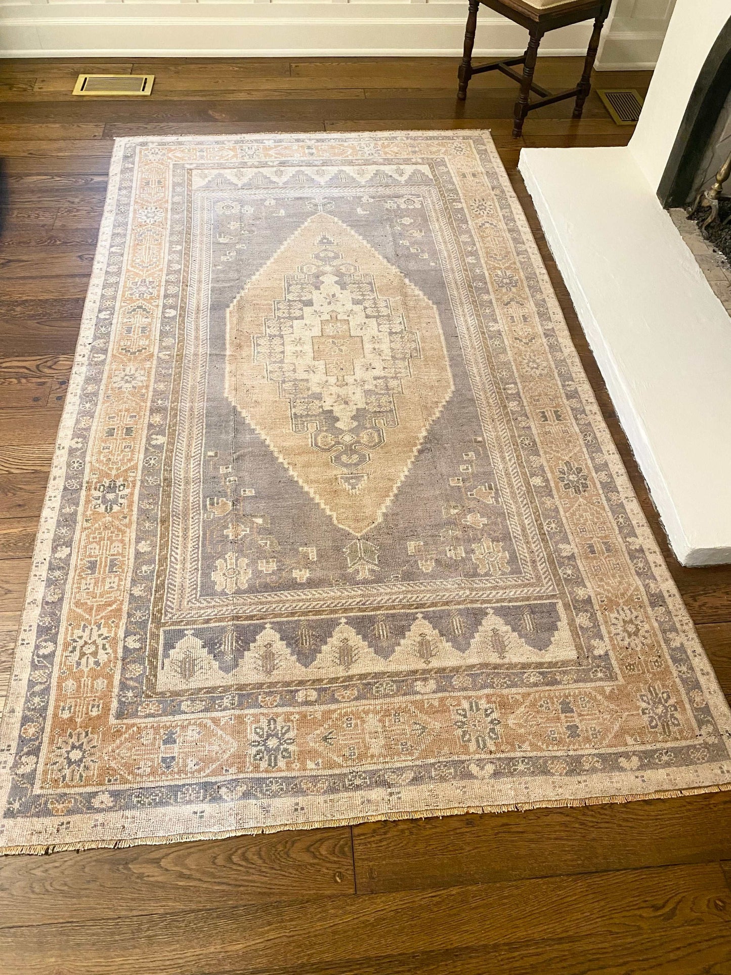 5’4”x9’5” Vintage Oushak larger area rug