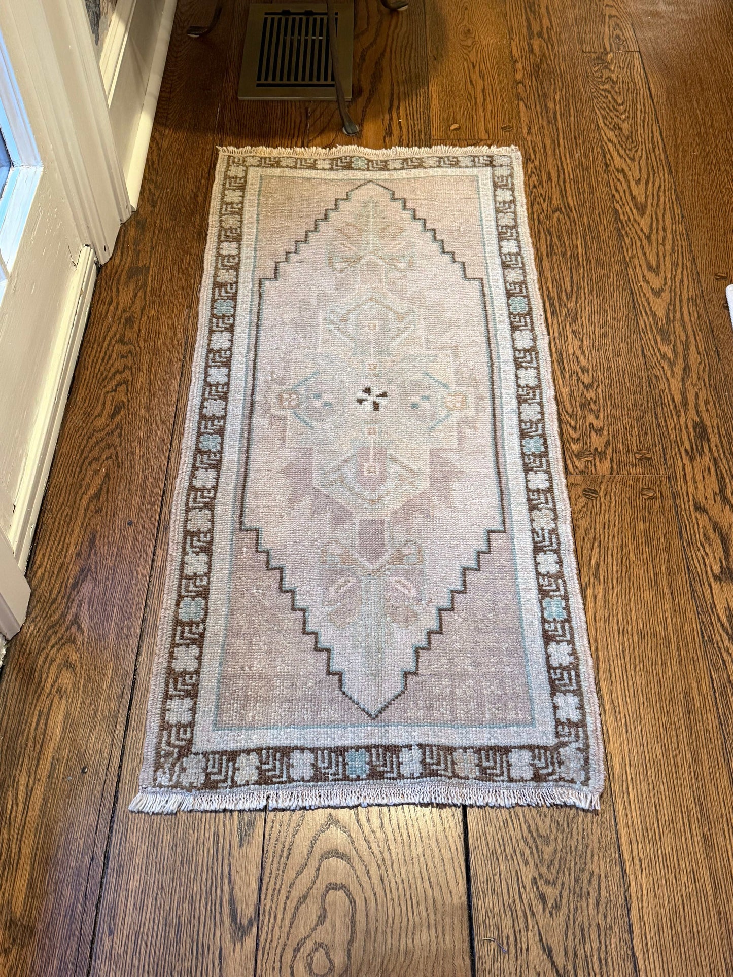 1’8”x3’7” Oushak Mat