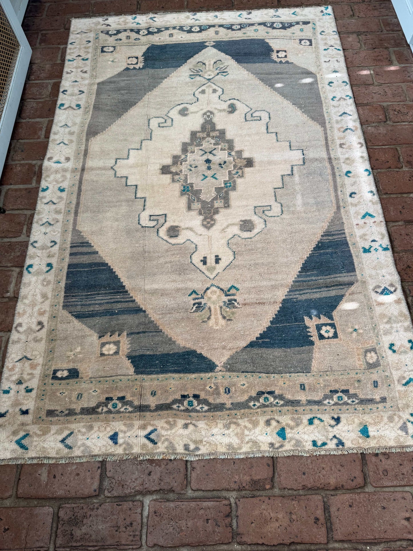 3'8" x 5'9" area rug in slate blue and gray tones for living room or bedroom decor