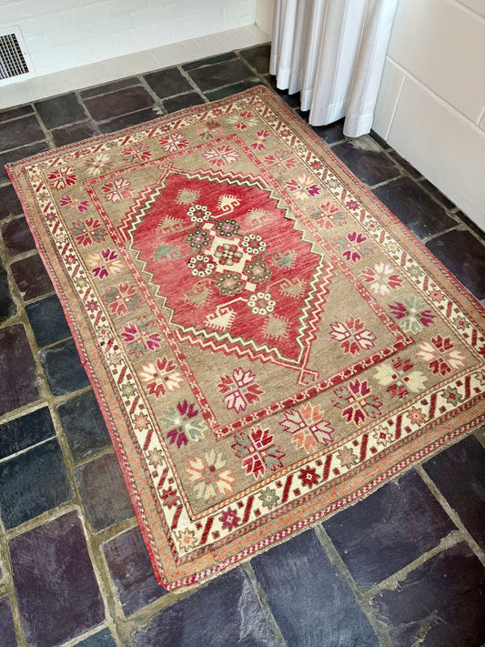 4’5”x6’4” Colorful Oushak Area Rug