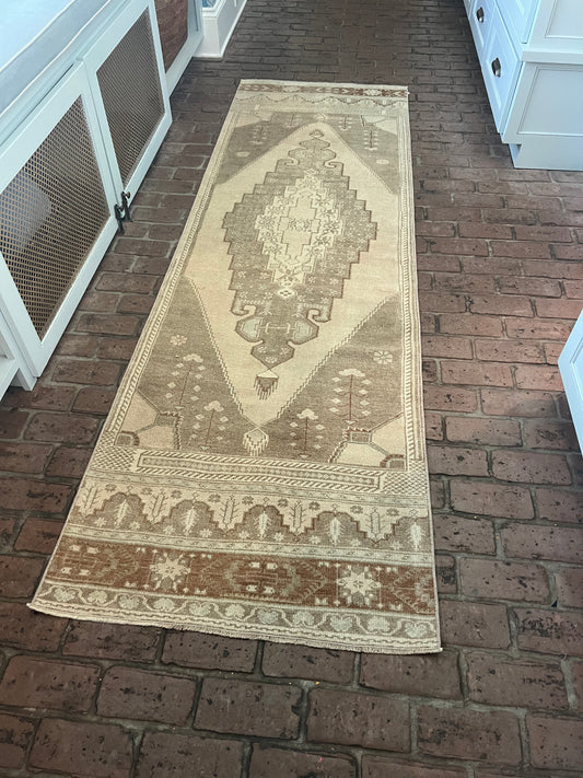 2'9.5" x 9'1" Runner with Brown