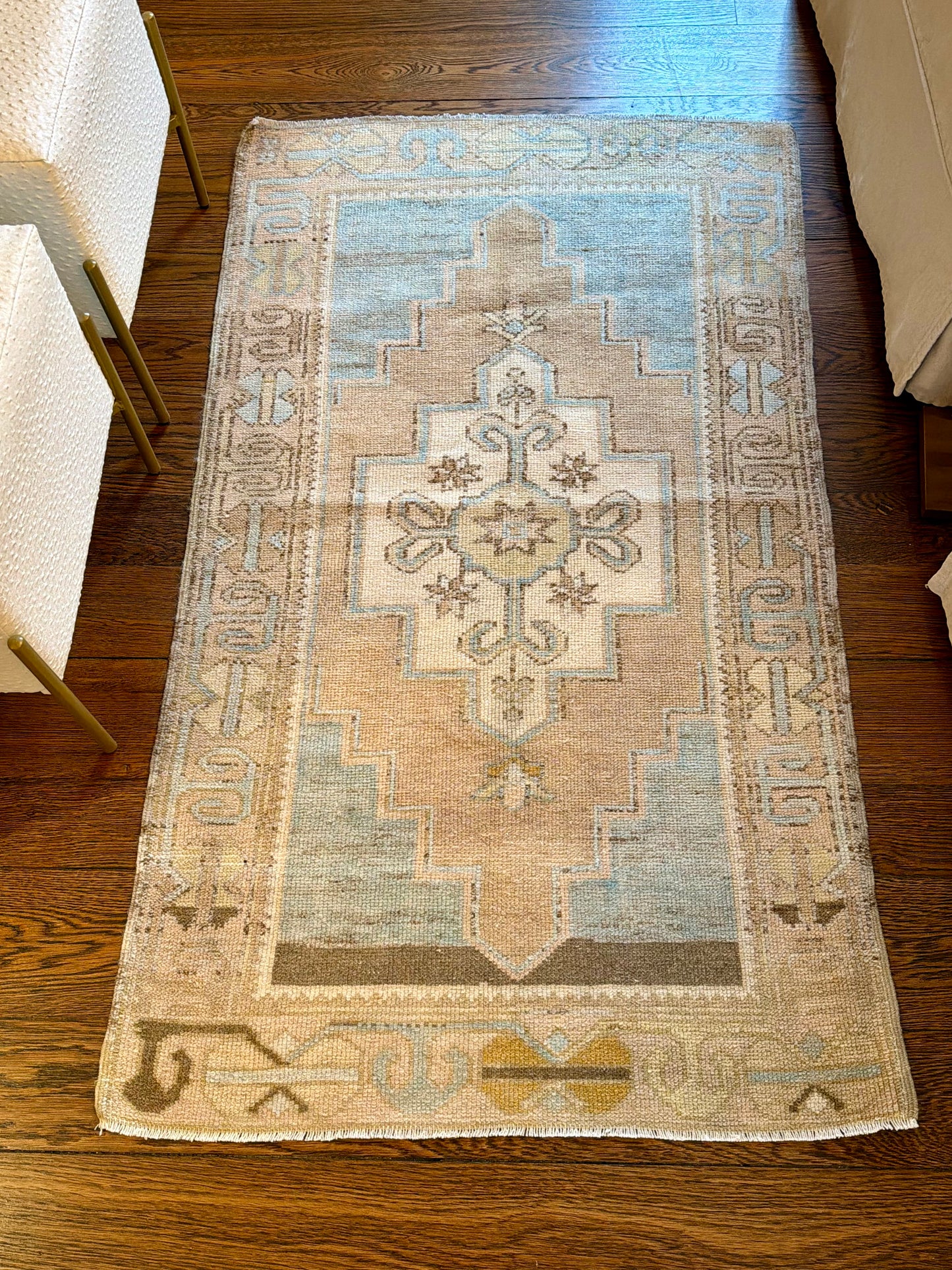 2’9”x4’8” Oushak Area Rug