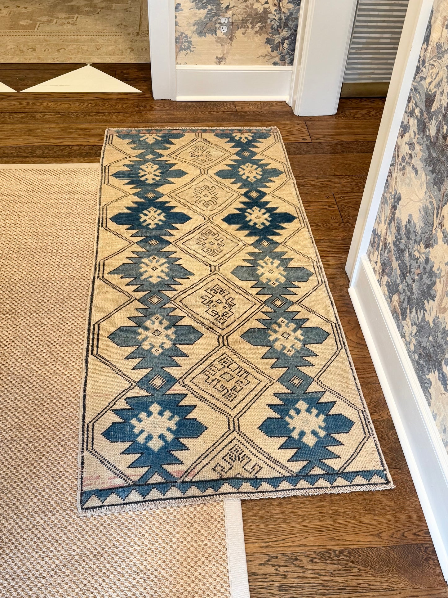 2’10”x6’4” Colorful Oushak Runner
