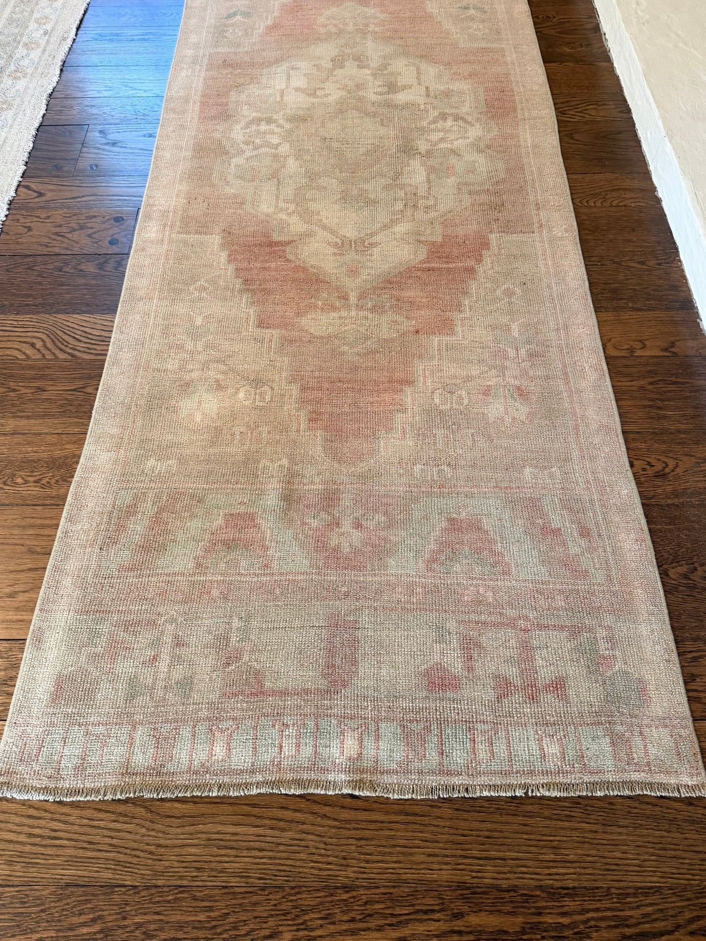 2’9”x8’9” Oushak Runner