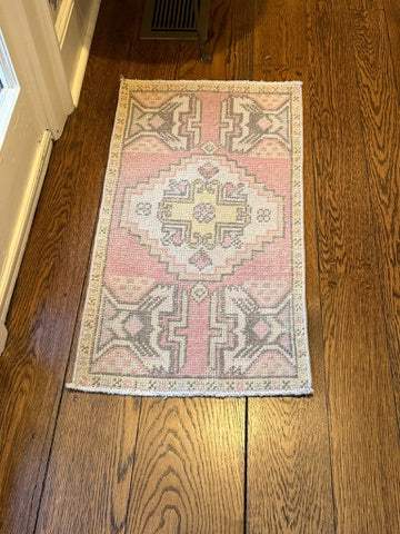 1'7" x 3' Small Turkish Rug