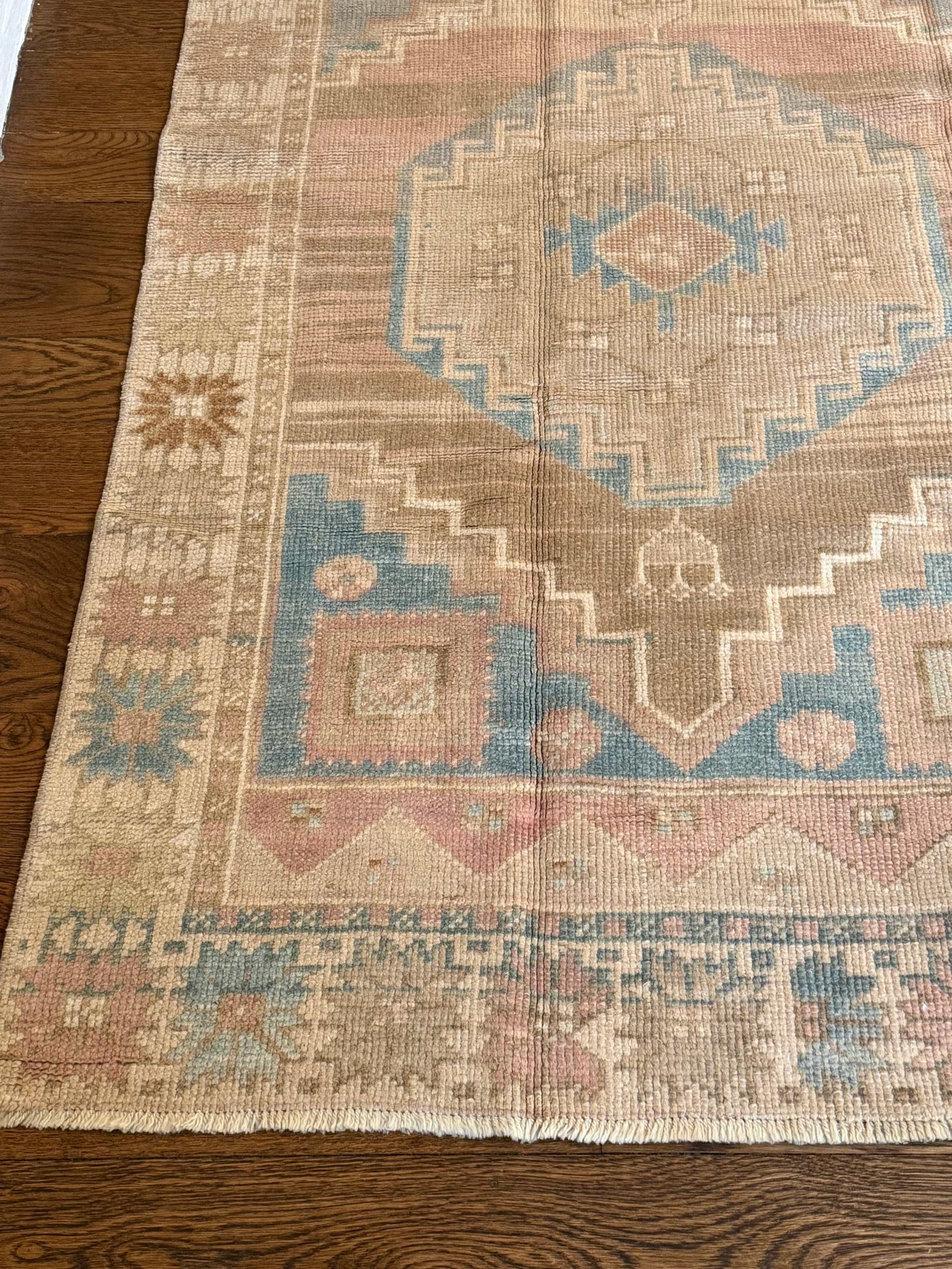 3’4”x5’6” Oushak Area Rug