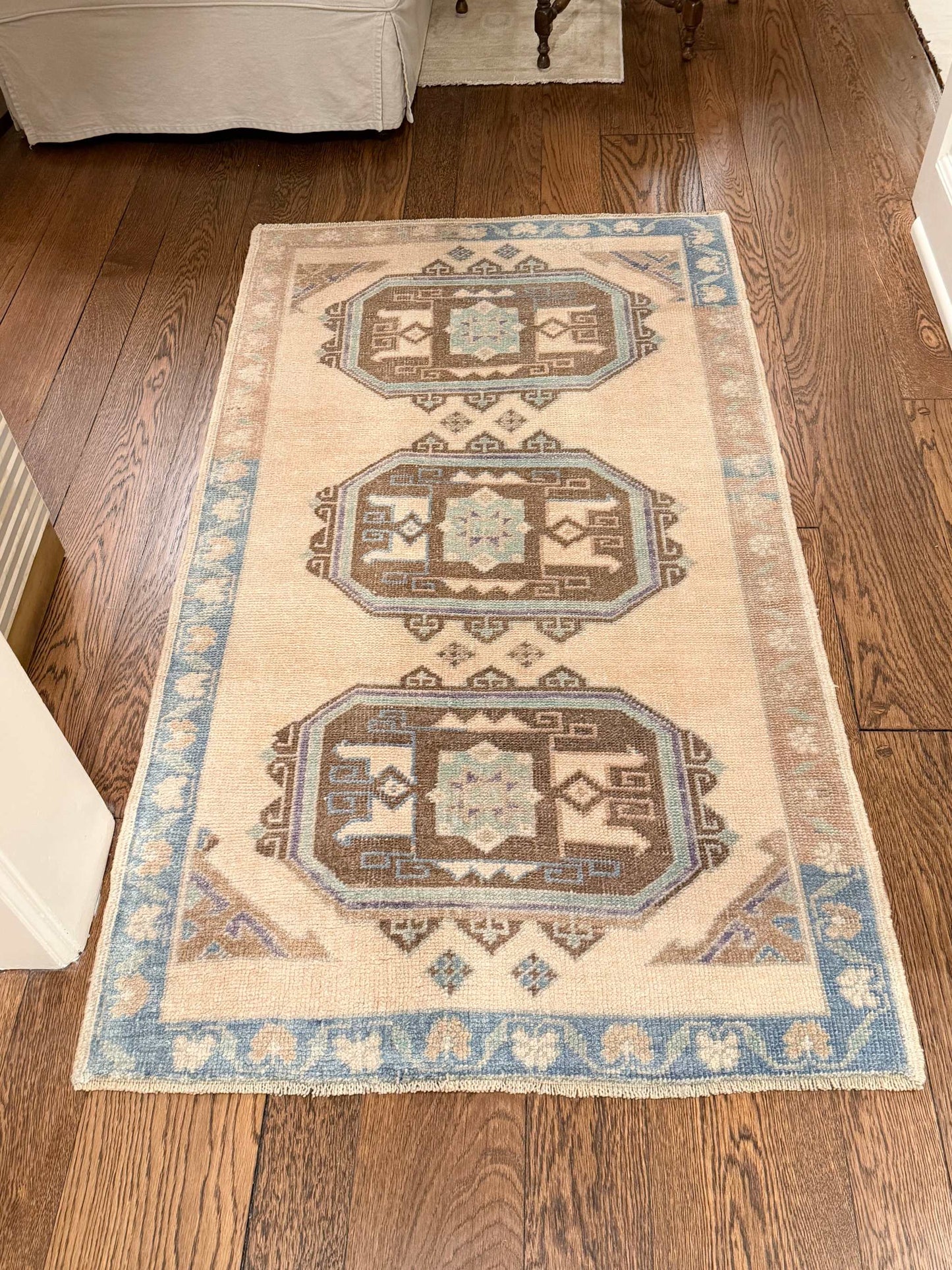 3’2”x5’8” Vintage Turkish Area Rug