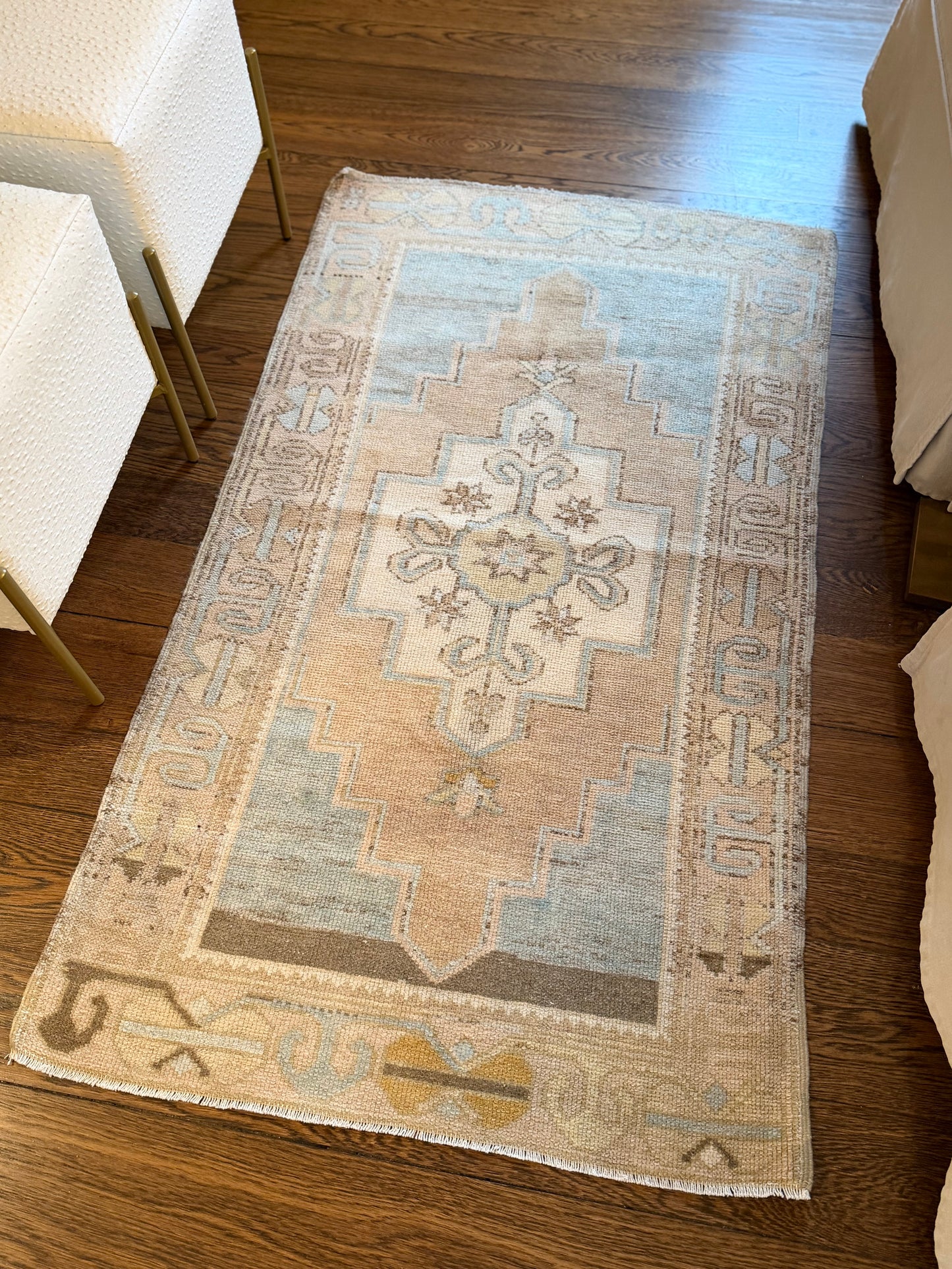 2’9”x4’8” Oushak Area Rug