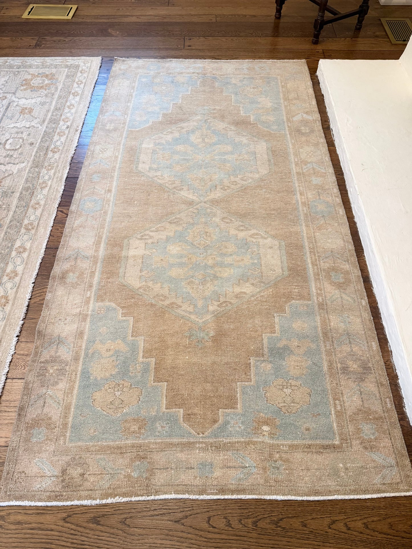 3’11”x7’8” Vintage Area Rug