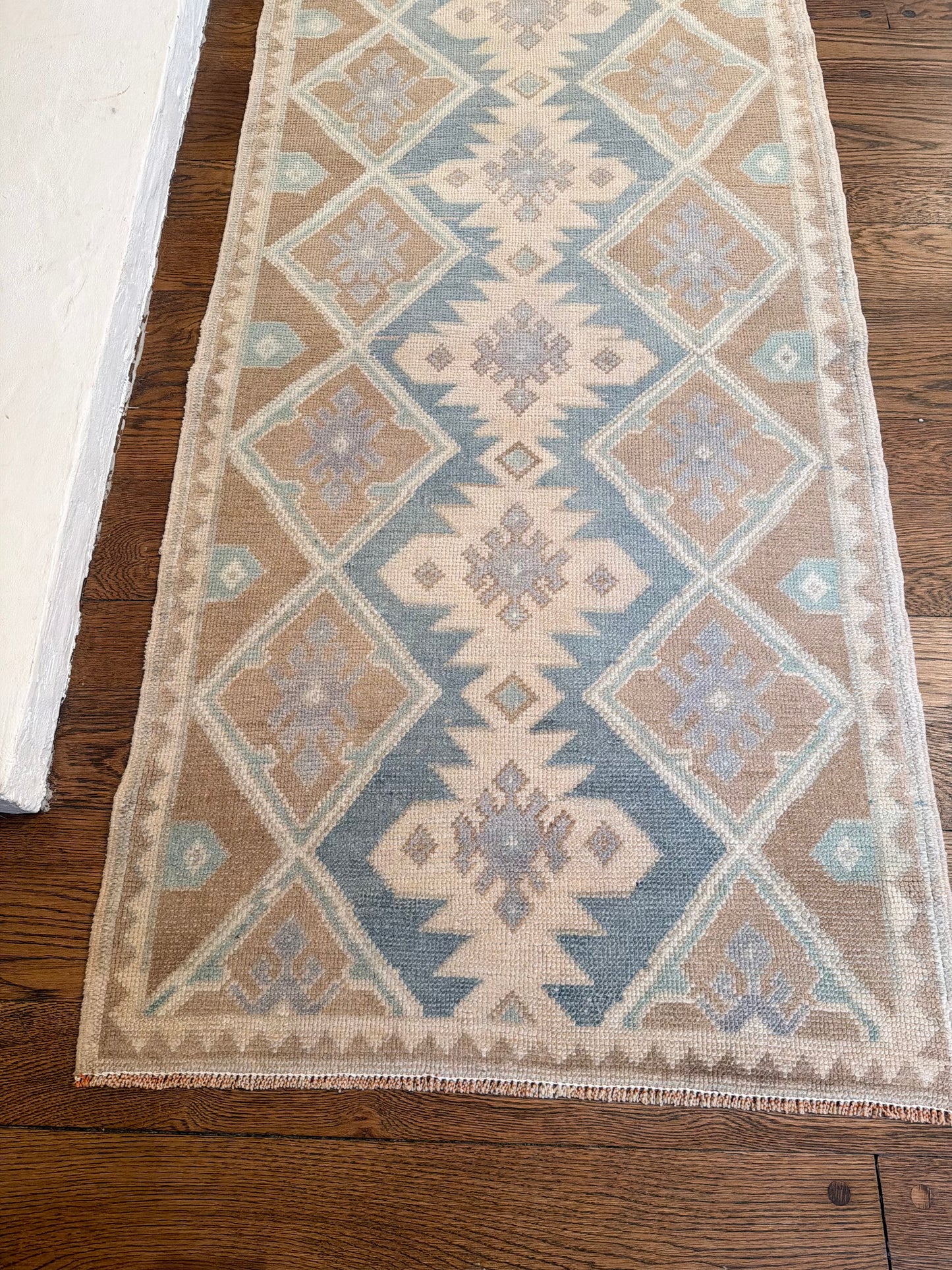 2’9”x8’6” Stunning Turkish Runner