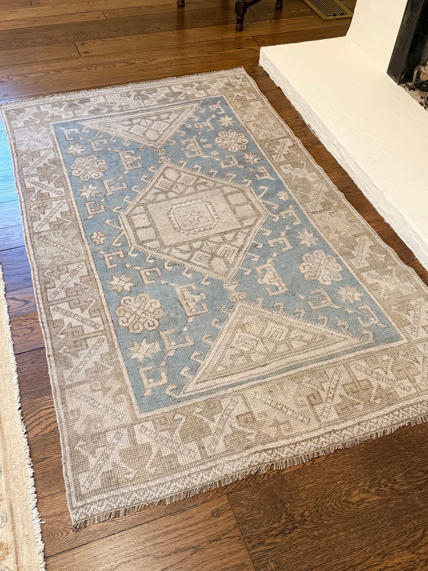 3’10”x6’1” Vintage Area Rug