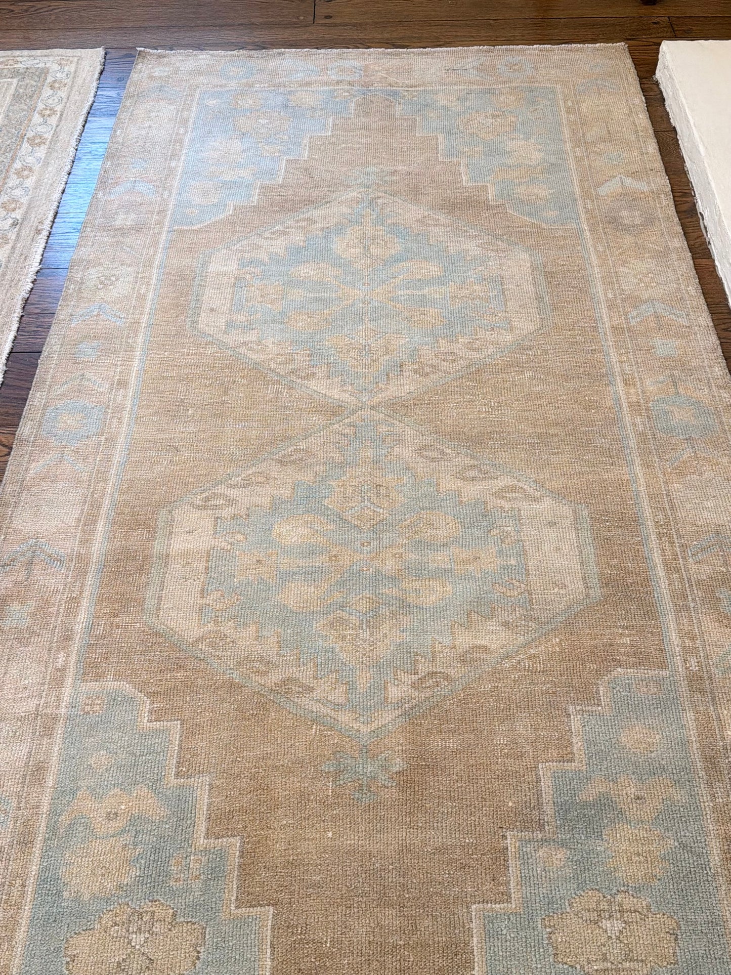 3’11”x7’8” Vintage Area Rug