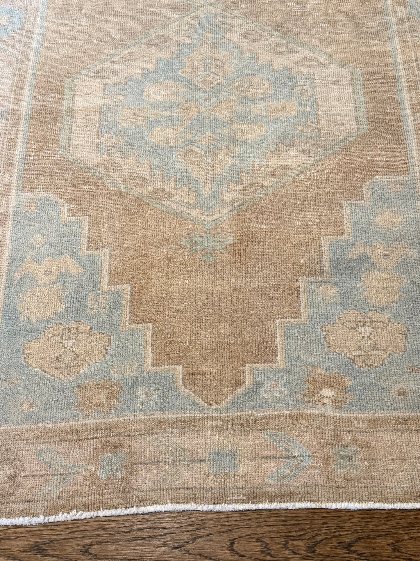 3’11”x7’8” Vintage Area Rug
