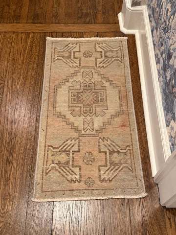 1'6' x 3' Small Turkish Rug