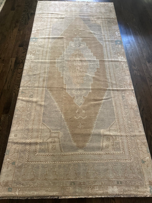 3’8” x 8’ Gallery Rug