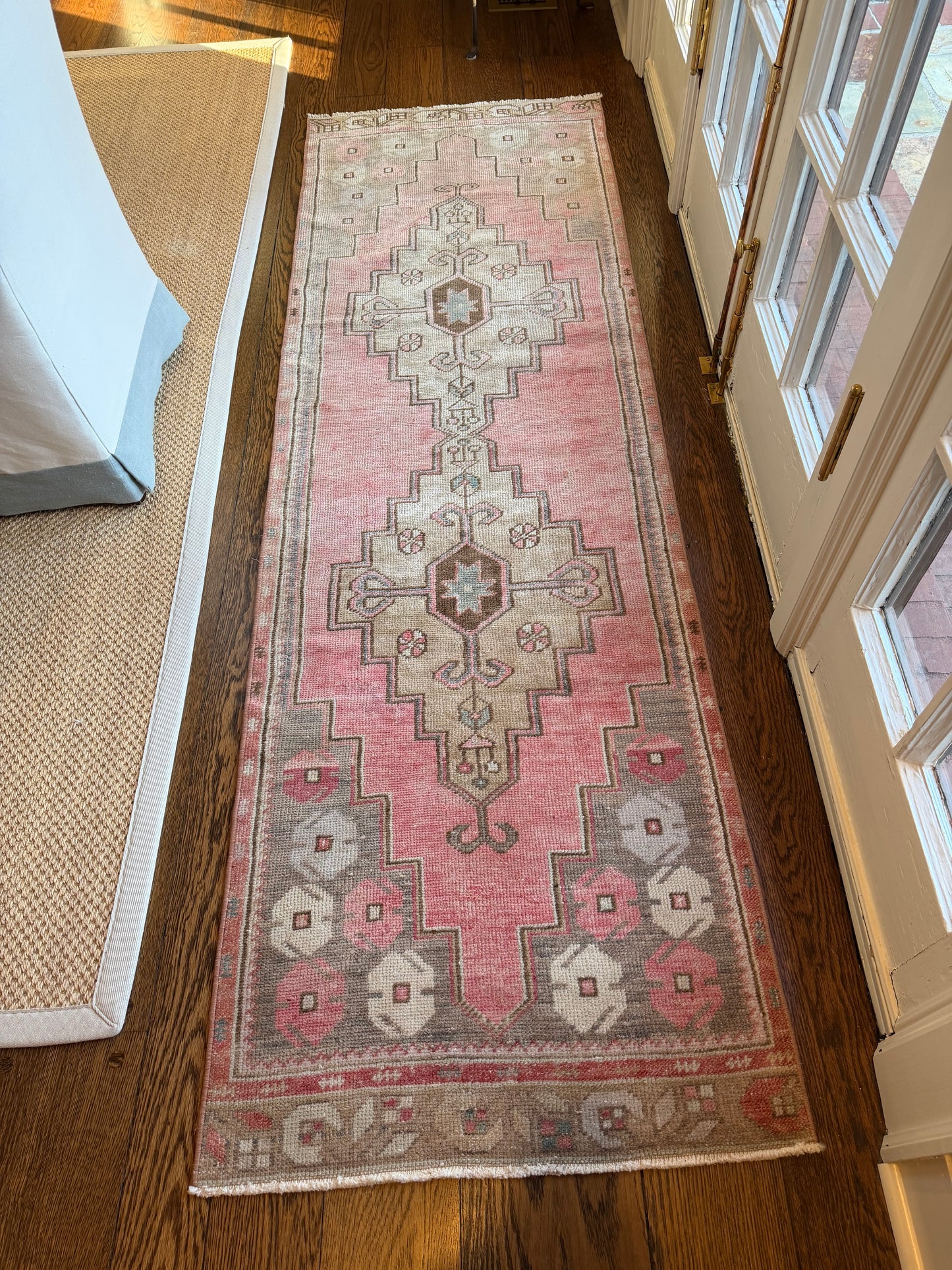 2’5”x7’9” Colorful Oushak Runner
