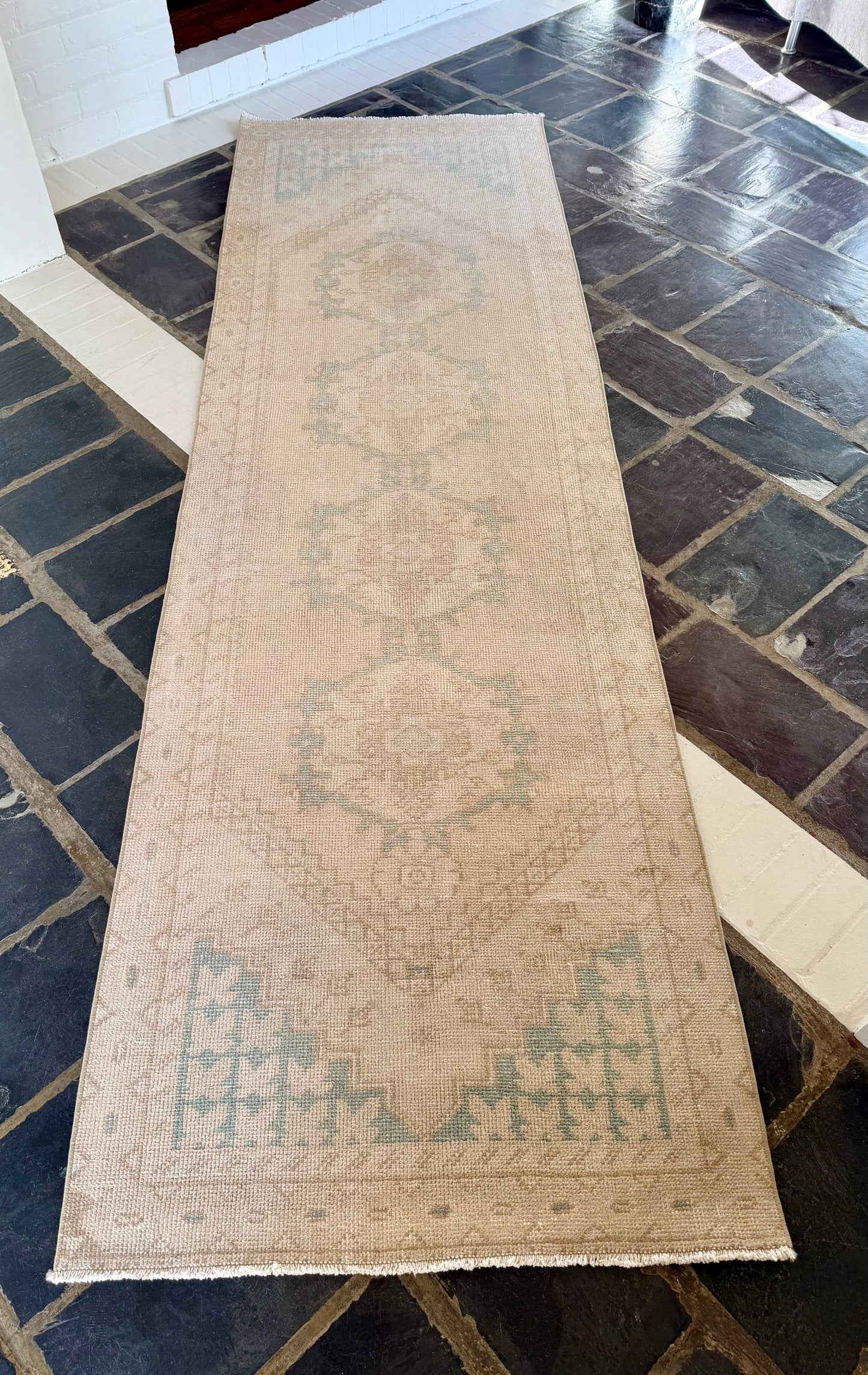 2’10”x9’6” Gorgeous Vintage Oushak Runner