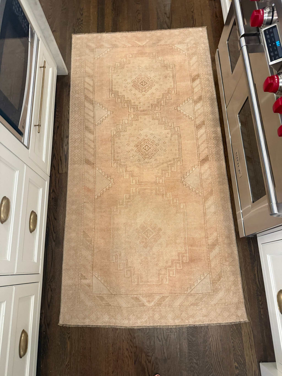3’4” x 6’7” Neutral Rug