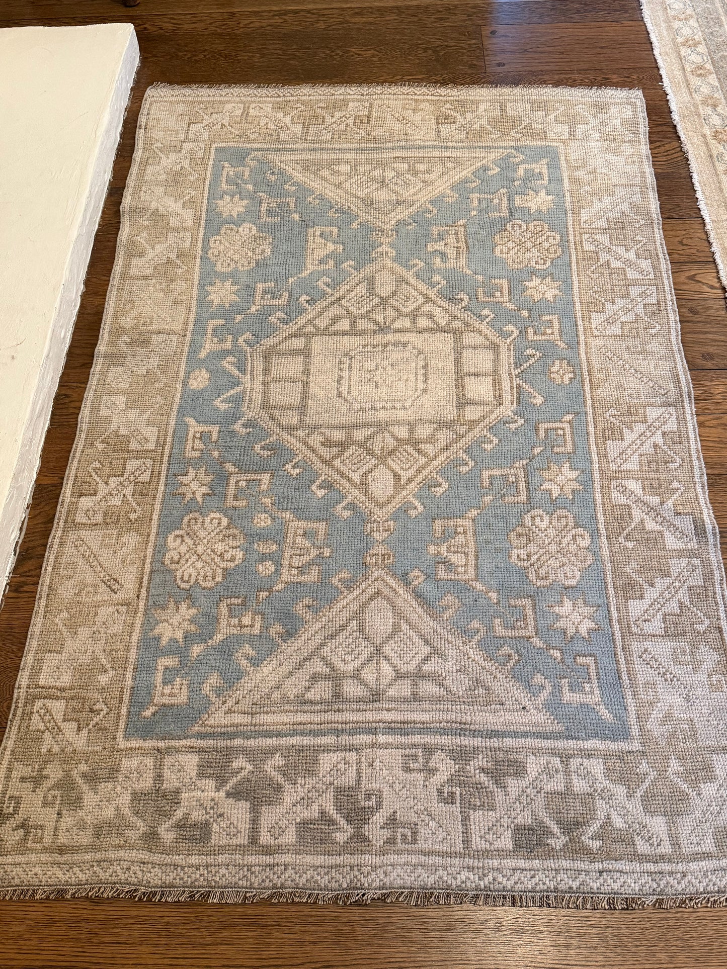 3’10”x6’1” Vintage Area Rug