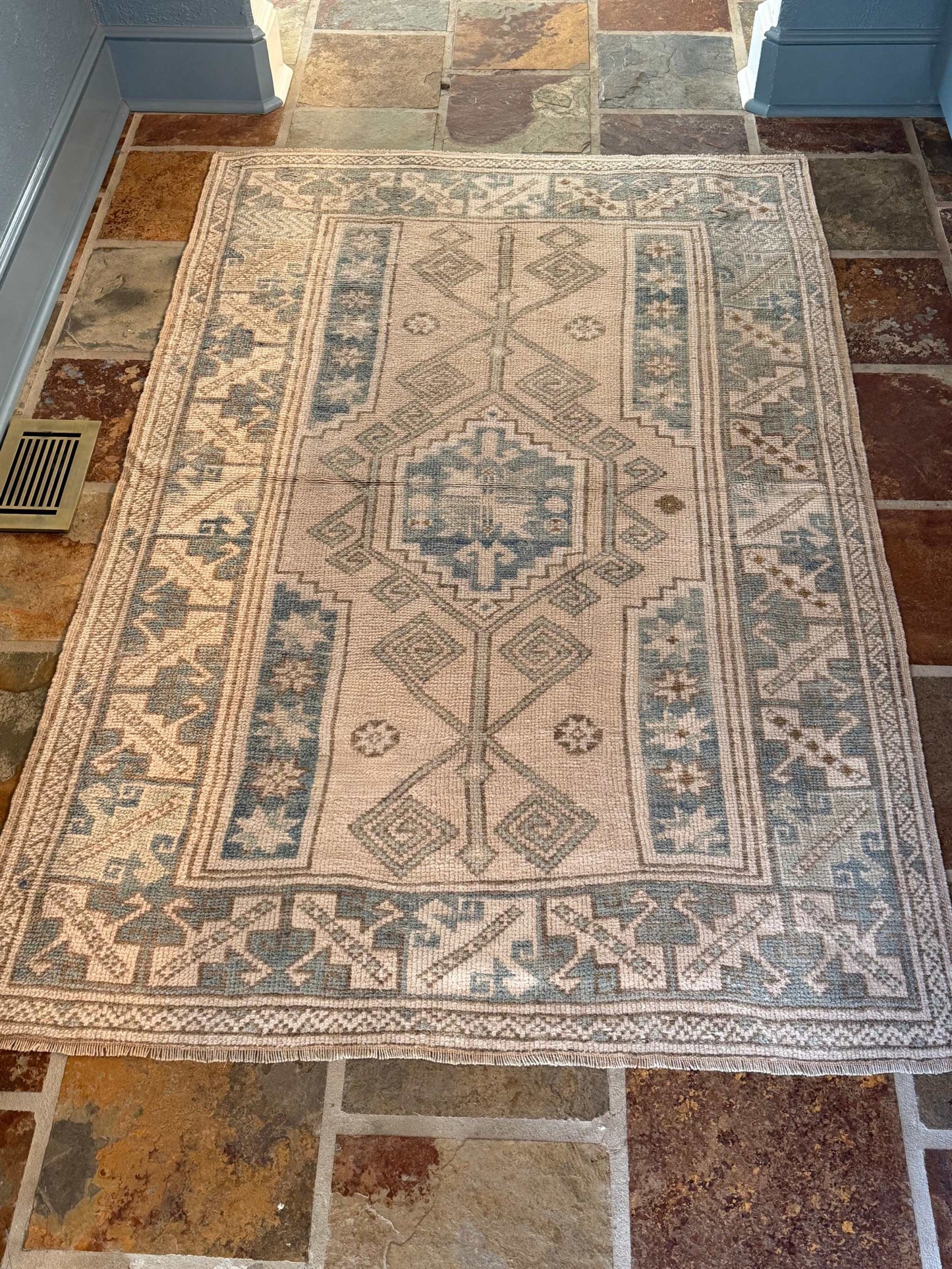 4’0”x6’2” Vintage Oushak Rug