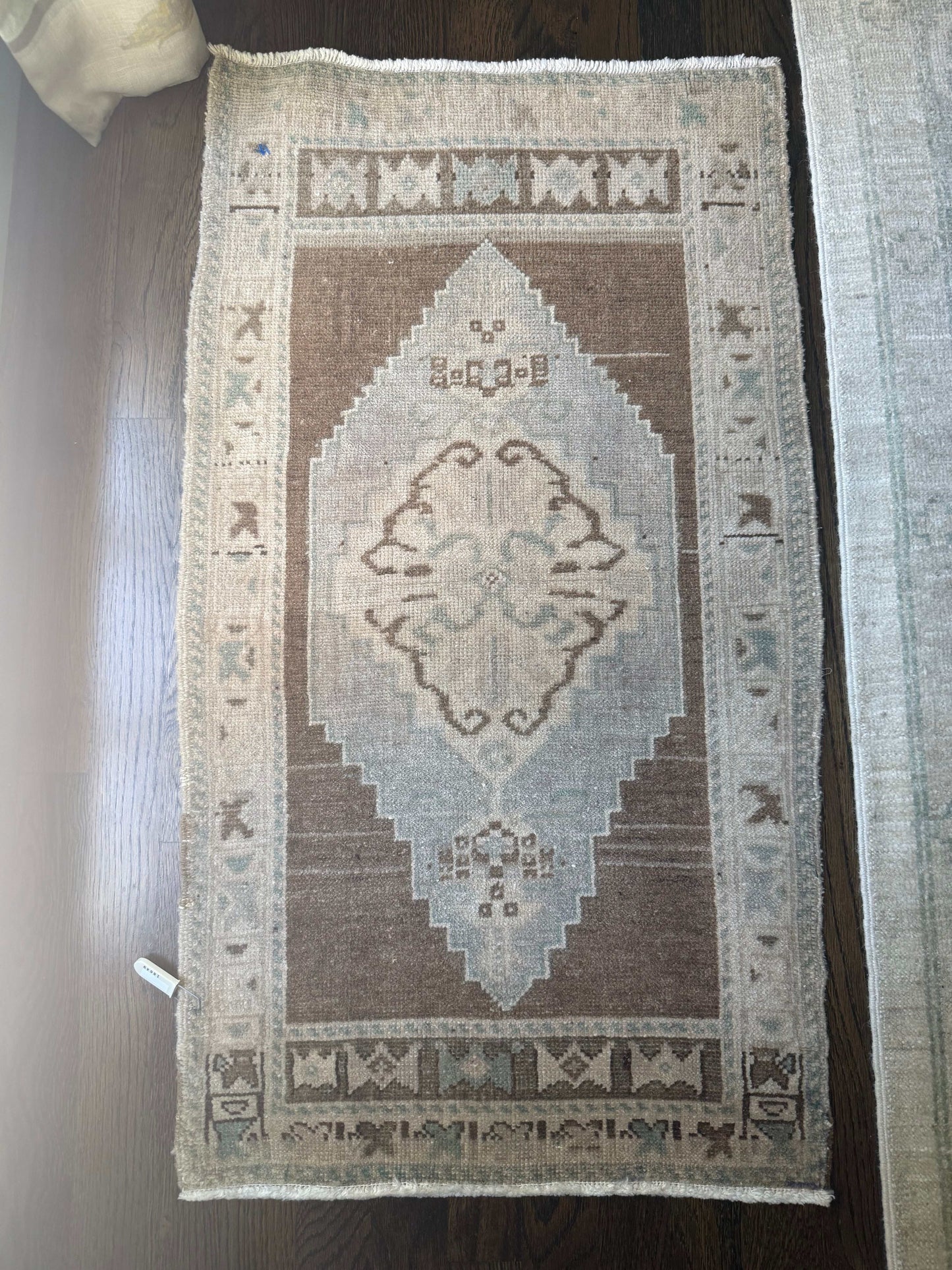 1’9” x 3’1” Mini Rug
