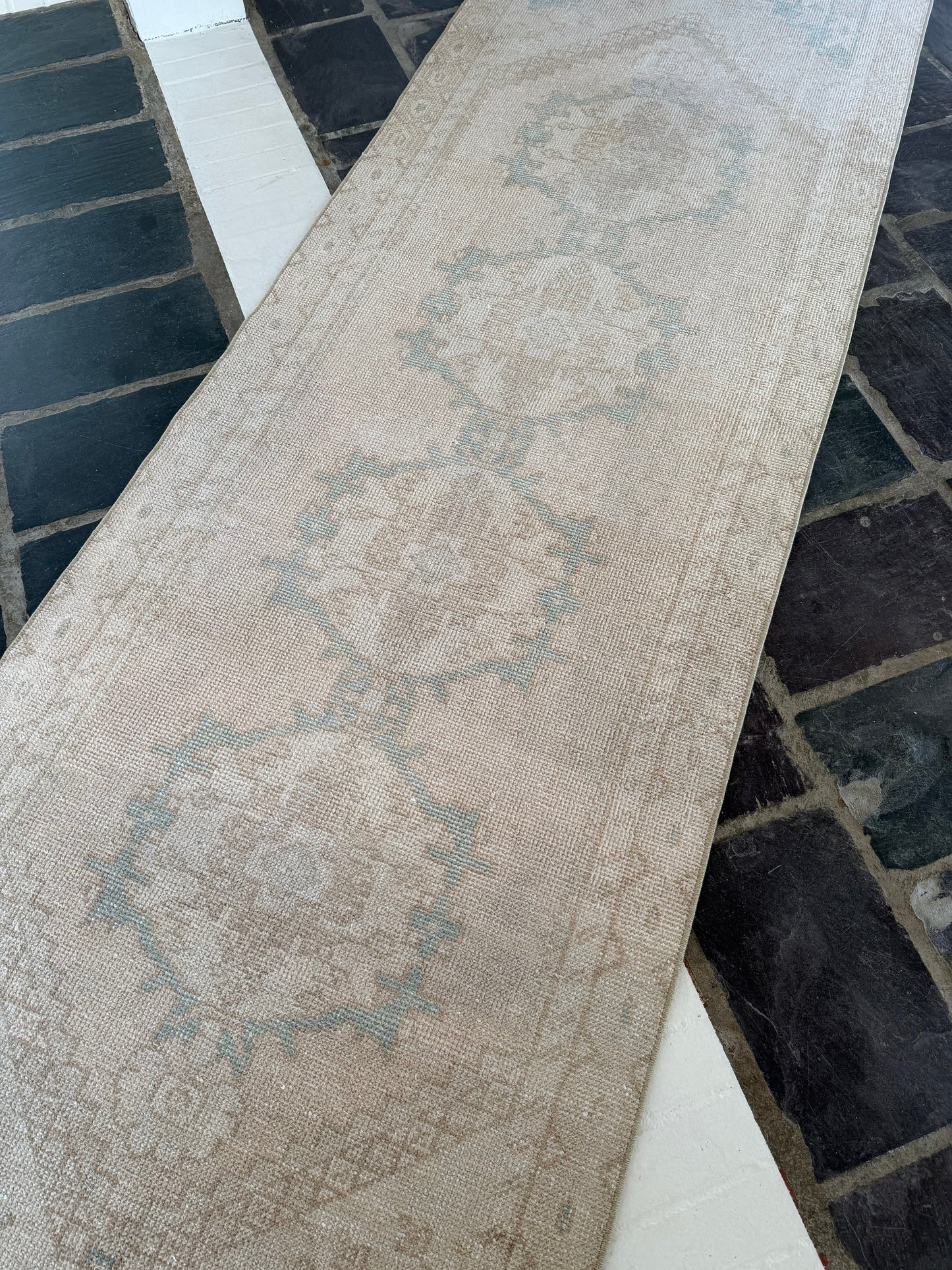 2’10”x9’6” Gorgeous Vintage Oushak Runner