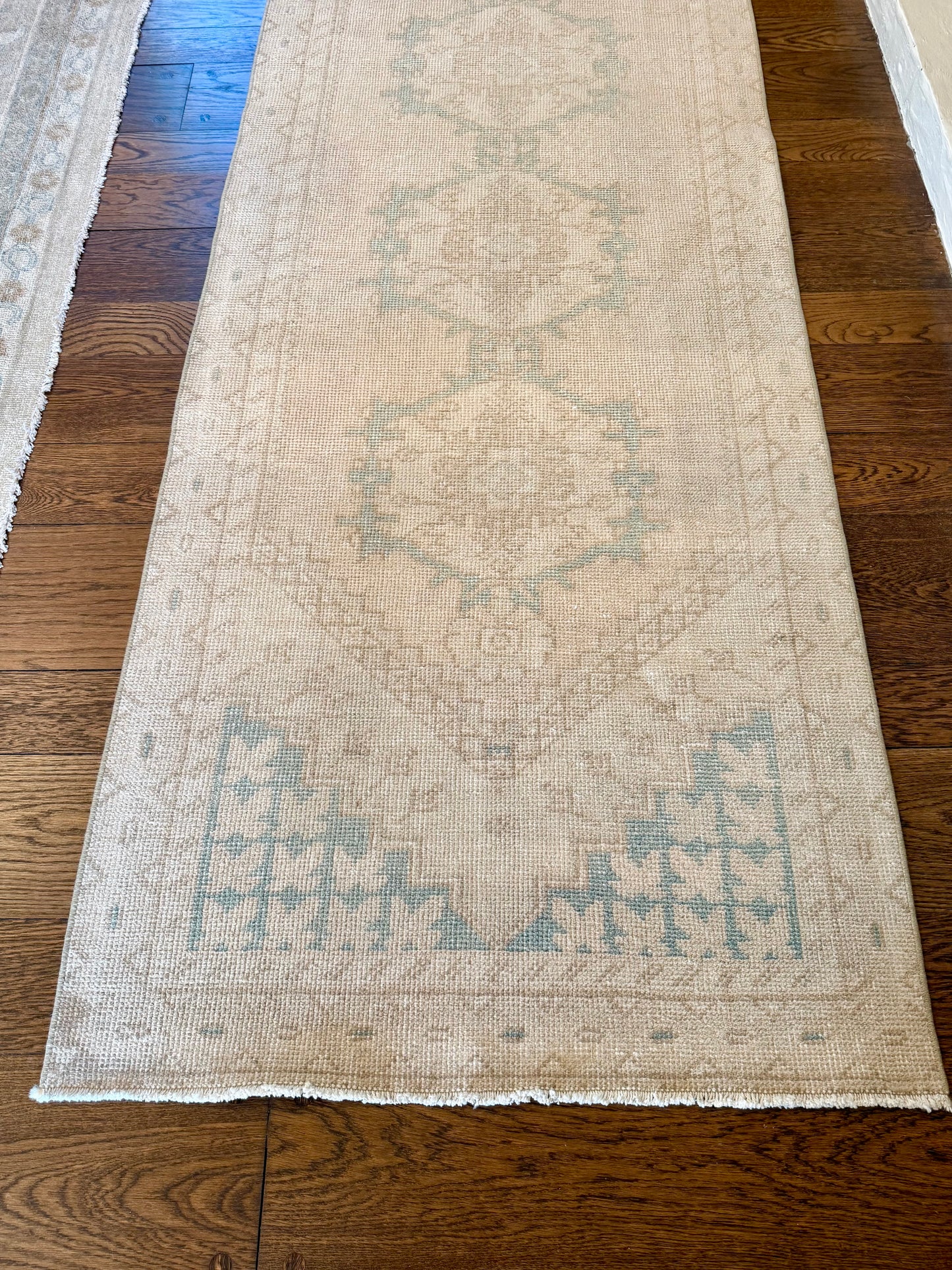 2’10”x9’6” Gorgeous Vintage Oushak Runner