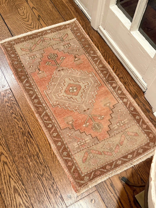 2 of 2 Matching Oushak Mats