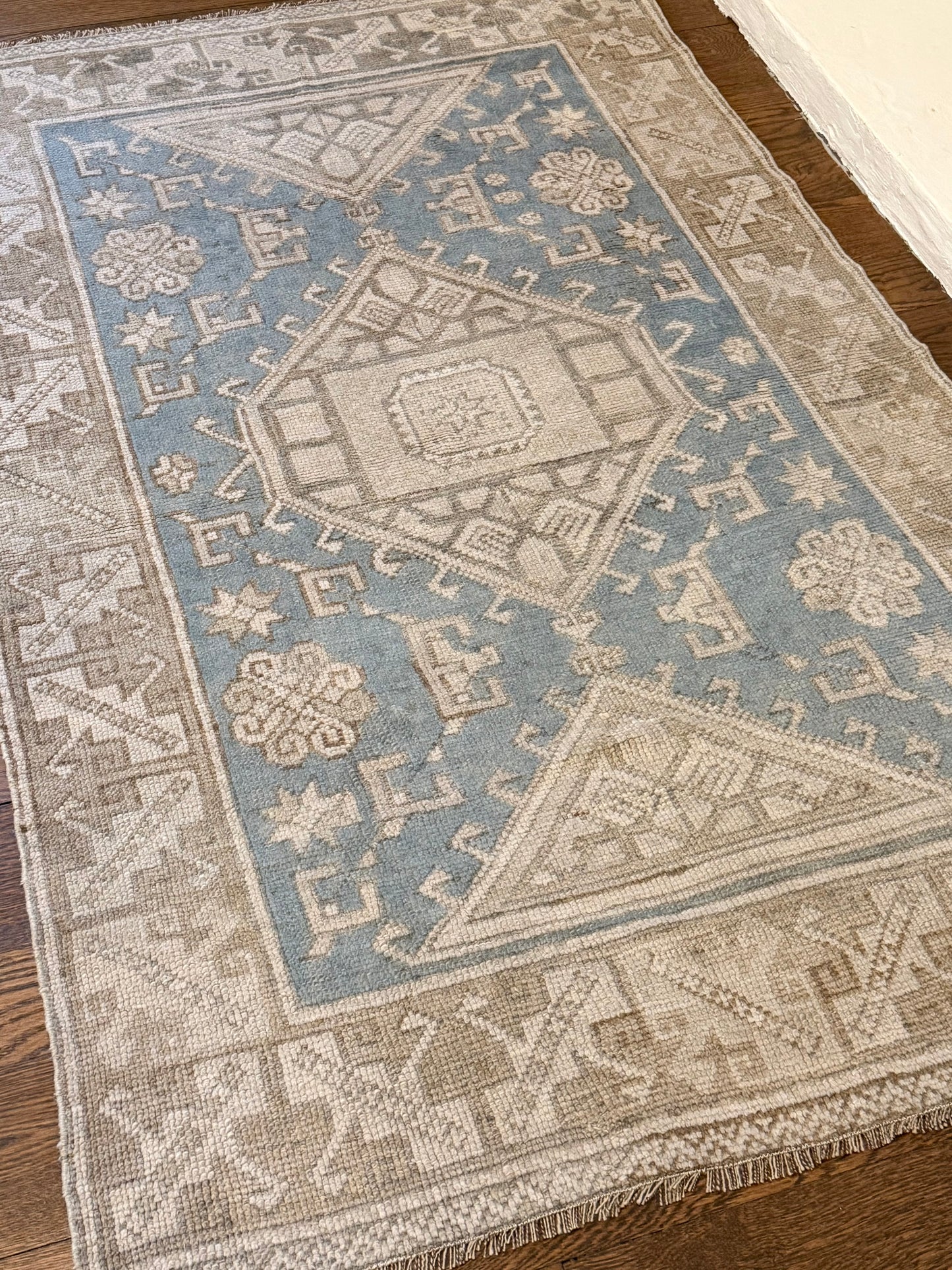 3’10”x6’1” Vintage Area Rug