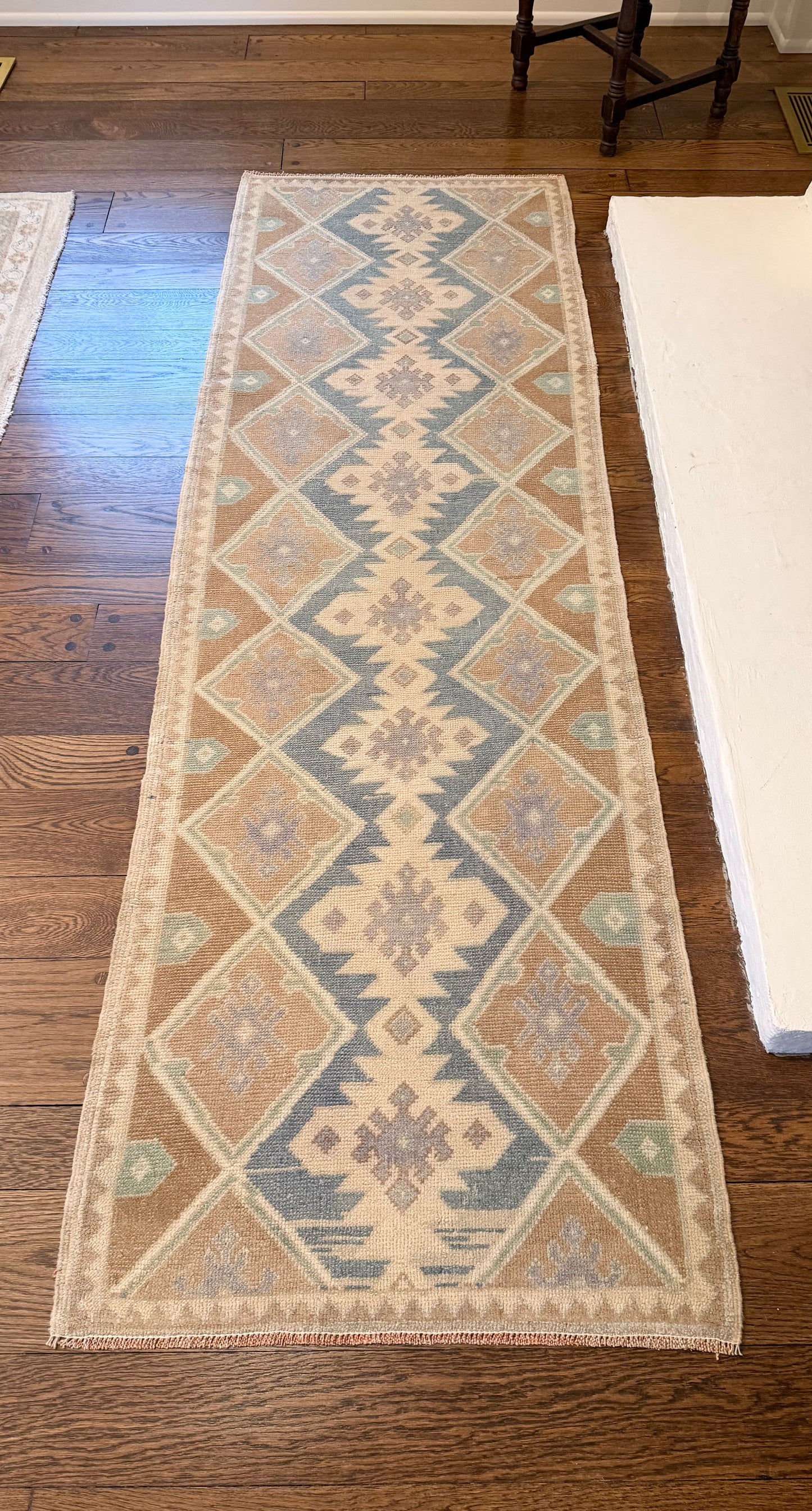 2’9”x8’6” Stunning Turkish Runner