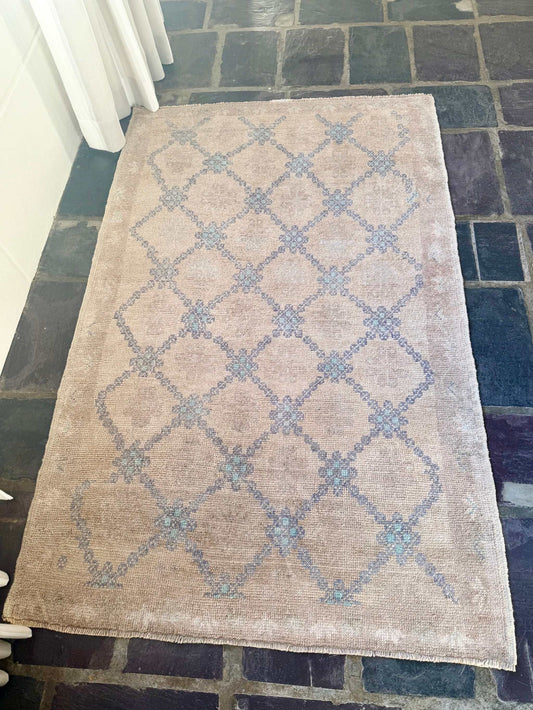 3’3”x5’2” Vintage Turkish Area Rug
