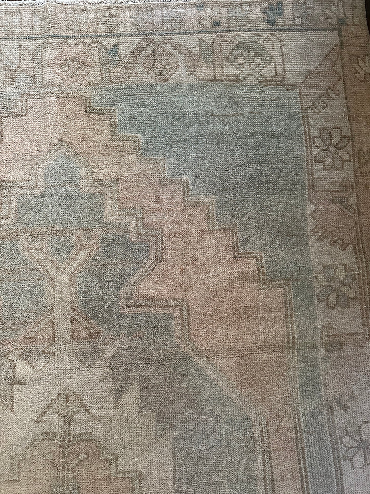 4’9” x 10’8” Gallery Rug