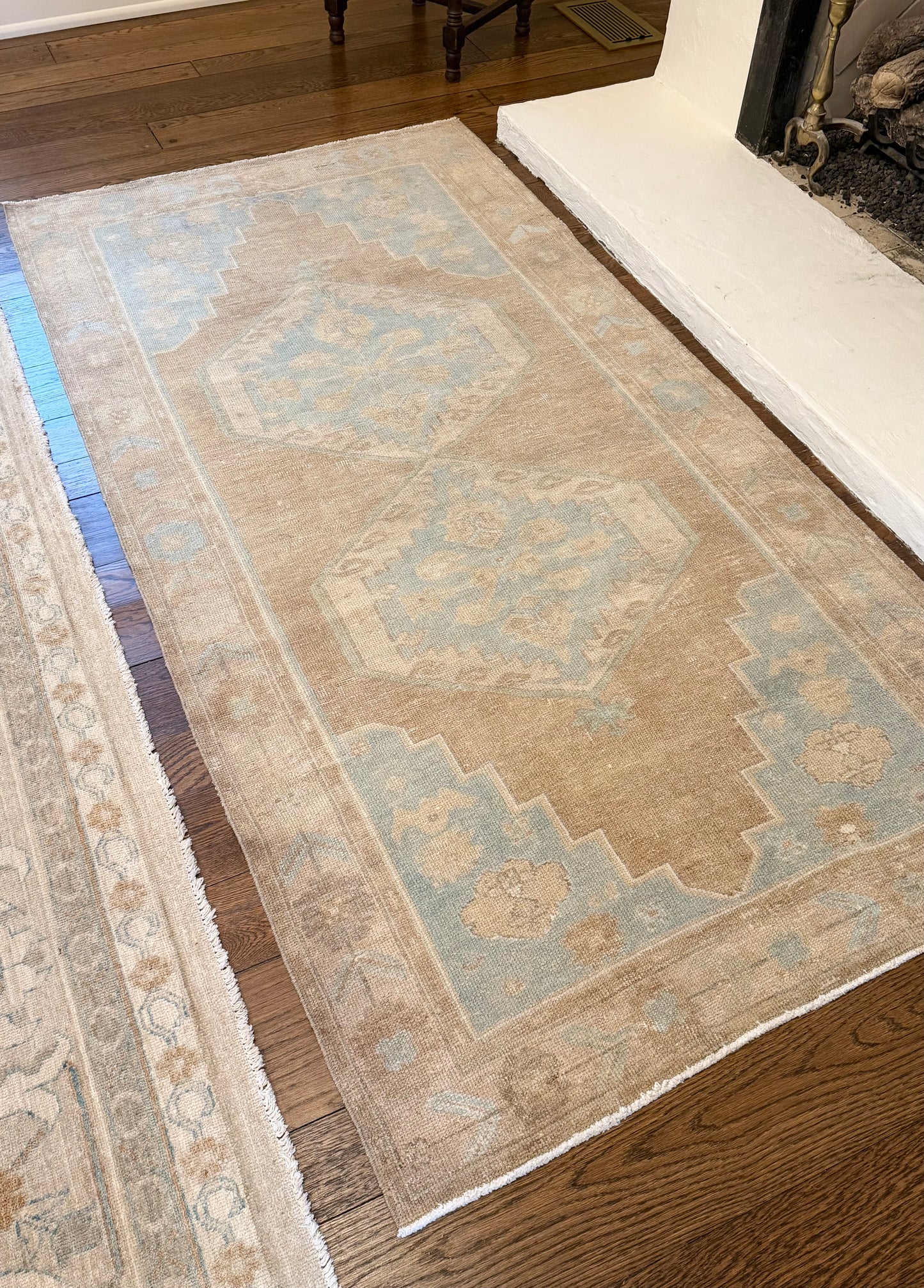 3’11”x7’8” Vintage Area Rug
