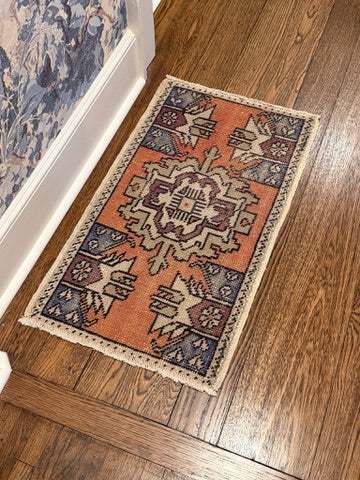 1'8" x 2'9" Bold Turkish Mat